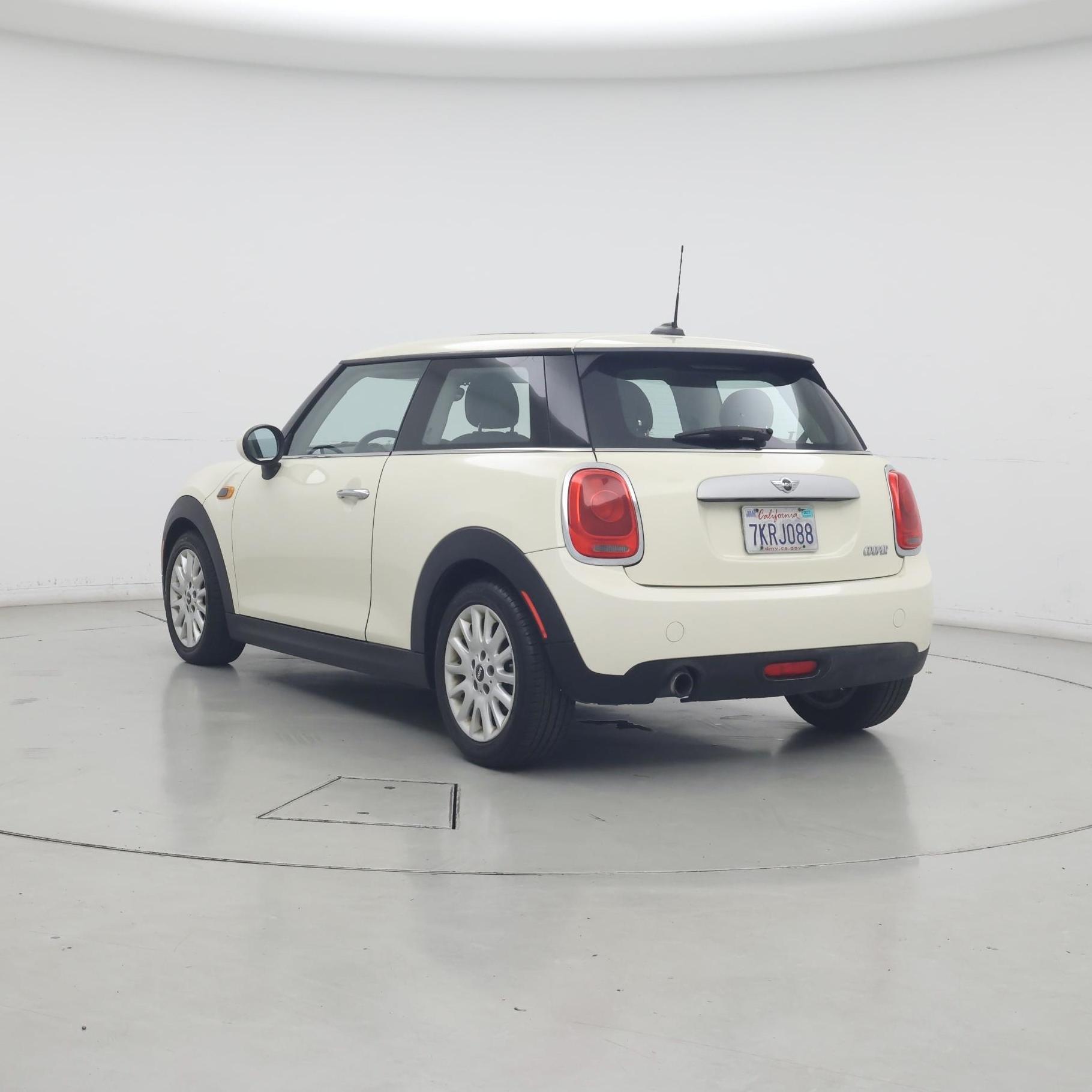 Thumbnail: 2015 MINI Cooper Hardtop - 2