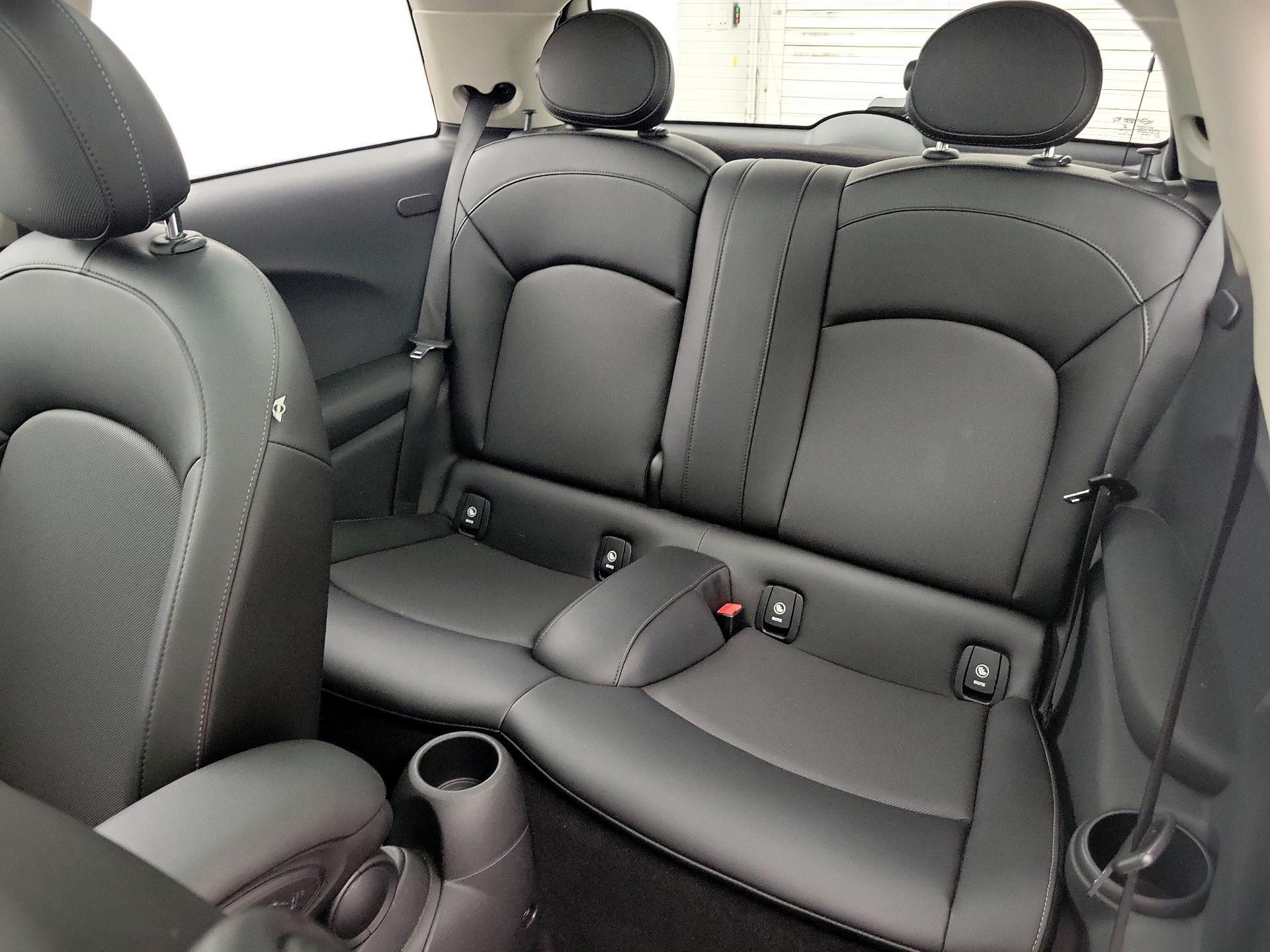 Thumbnail: 2015 MINI Cooper Hardtop - 19