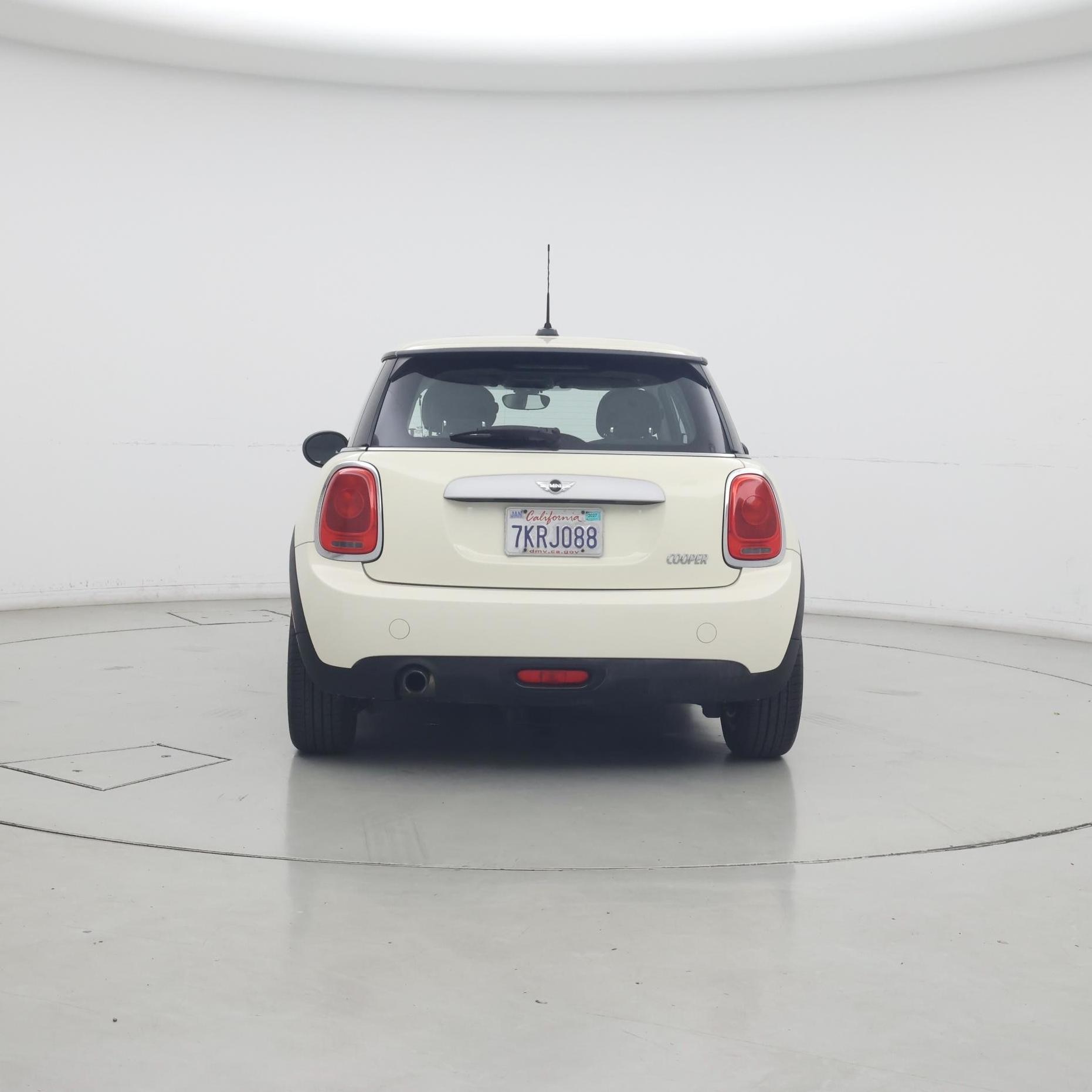 Thumbnail: 2015 MINI Cooper Hardtop - 6