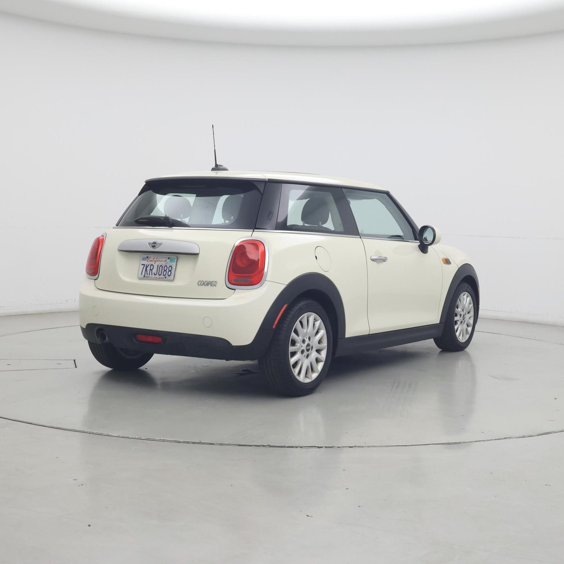 Thumbnail: 2015 MINI Cooper Hardtop - 8