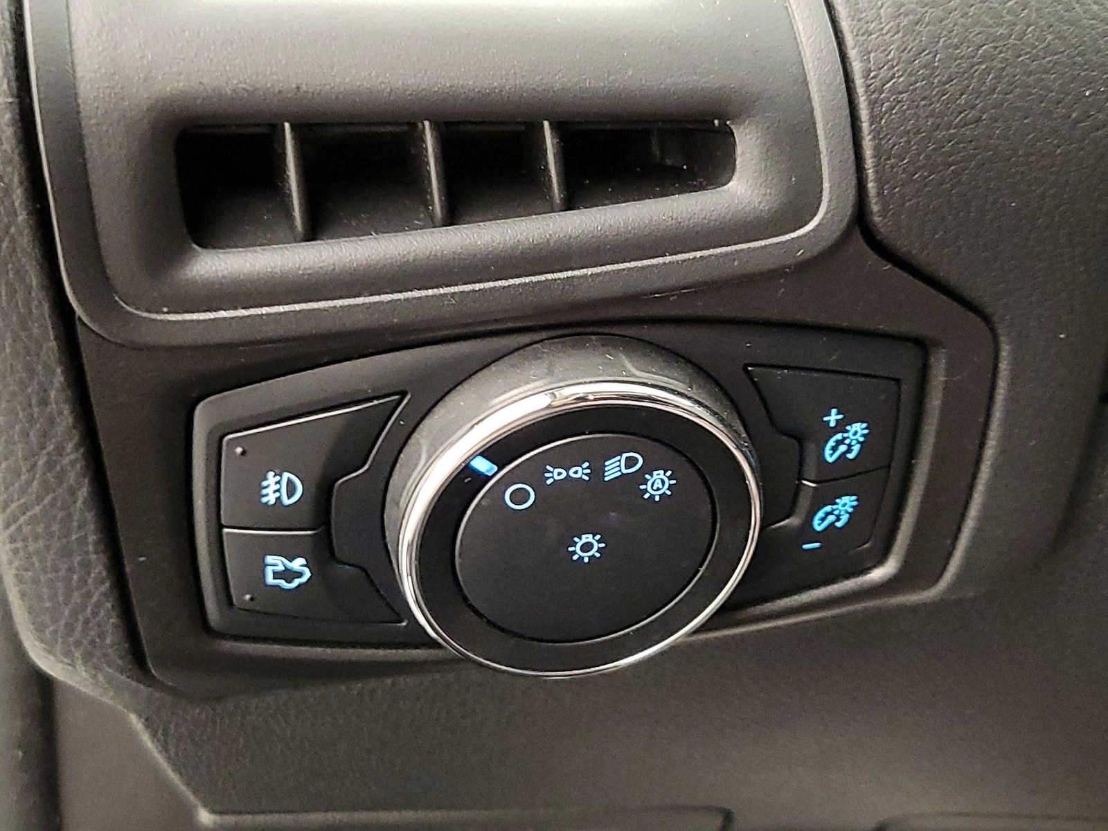2014 Ford Focus SE - Photo 14