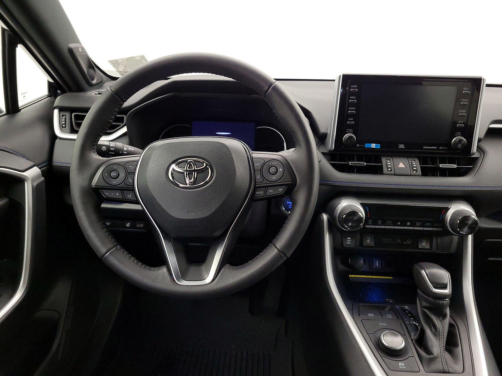 Thumbnail: 2022 Toyota RAV4 - 10