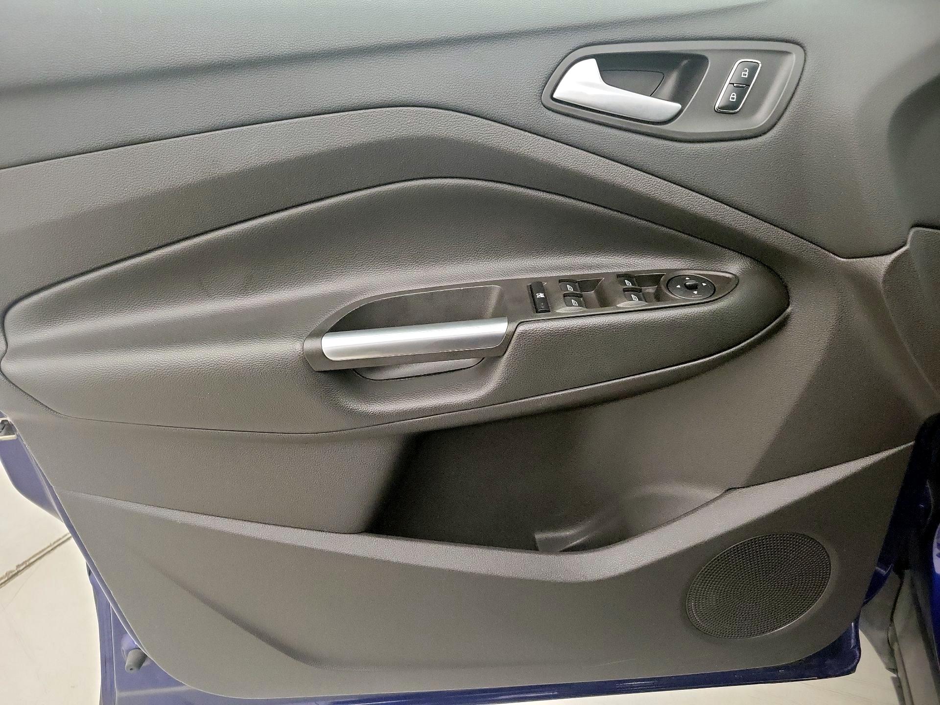 Thumbnail: 2016 Ford Escape - 12