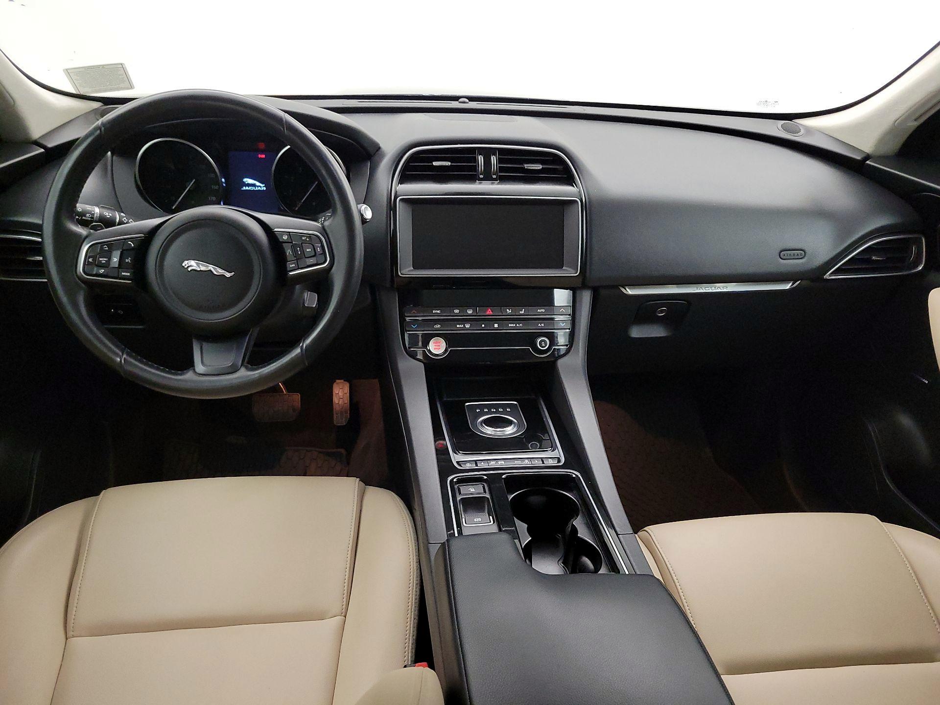 Thumbnail: 2020 Jaguar F-Pace - 9