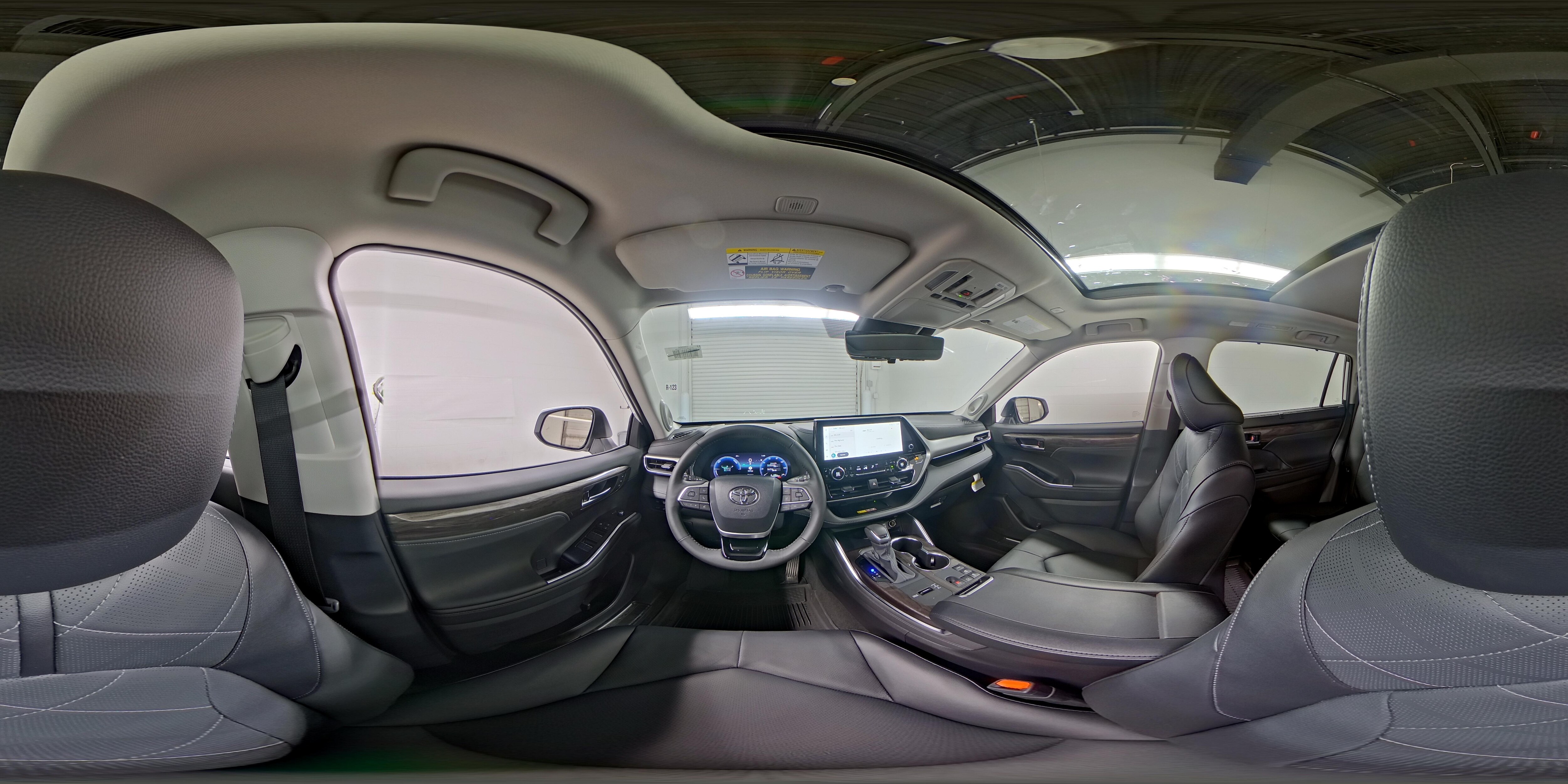 2026 Toyota Highlander Platinum - Photo 29