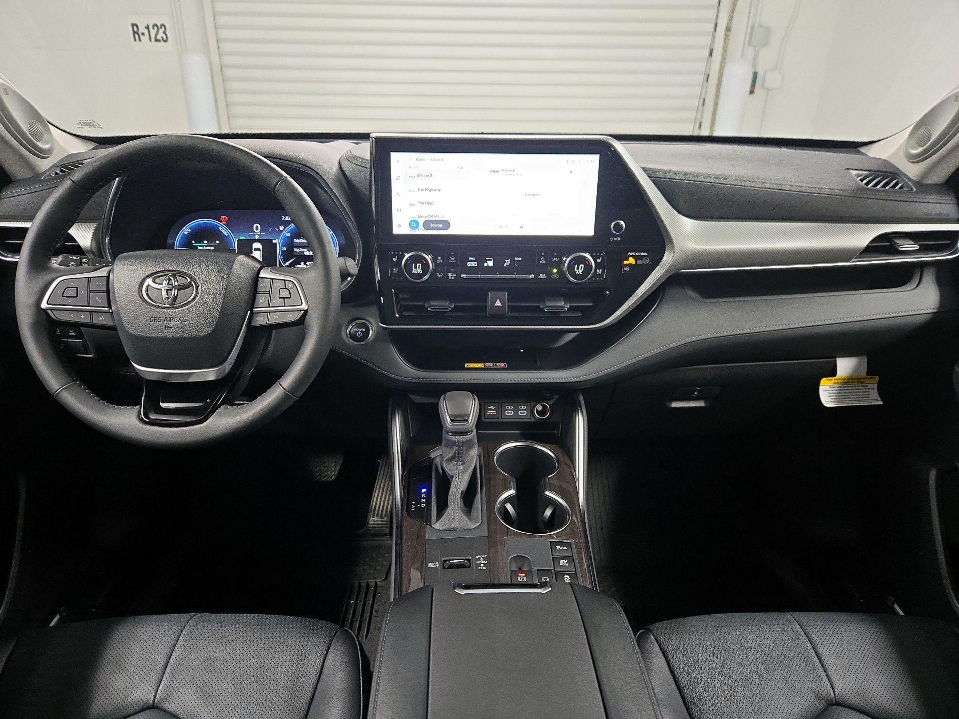 Thumbnail: 2026 Toyota Highlander - 9