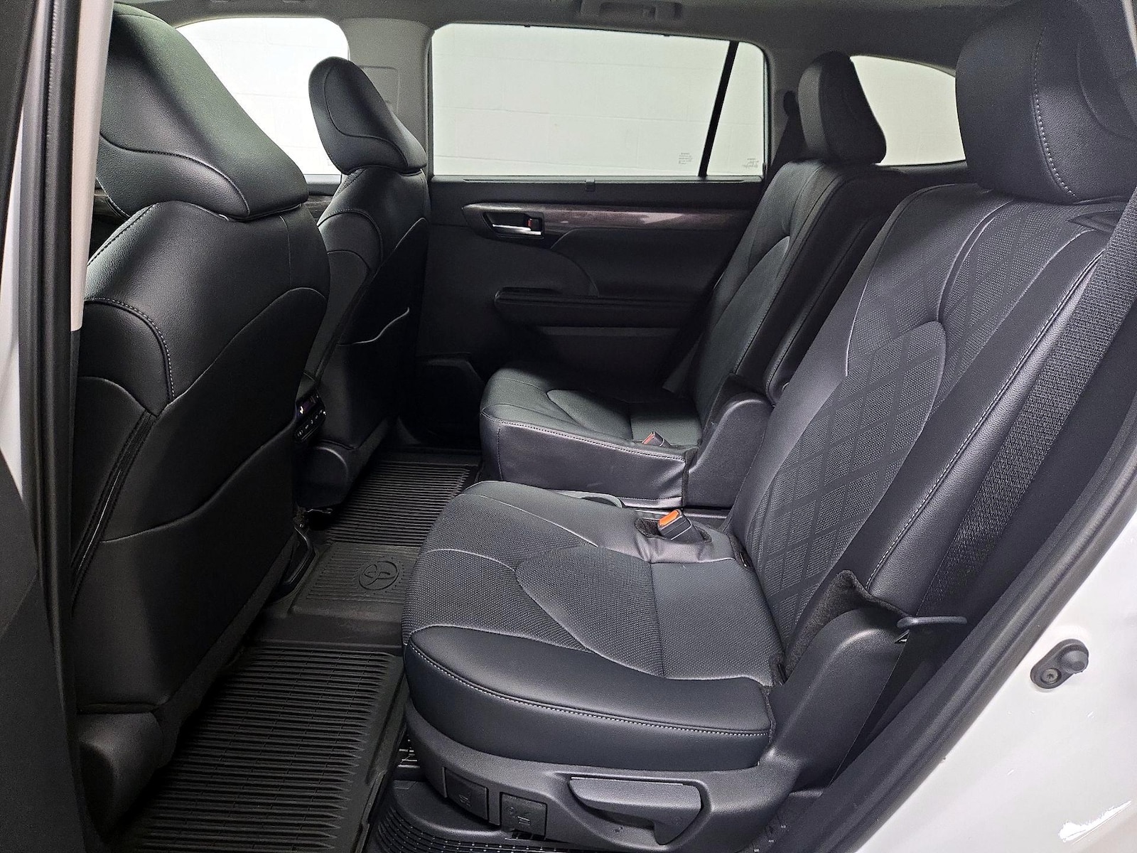 2026 Toyota Highlander Platinum - Photo 21