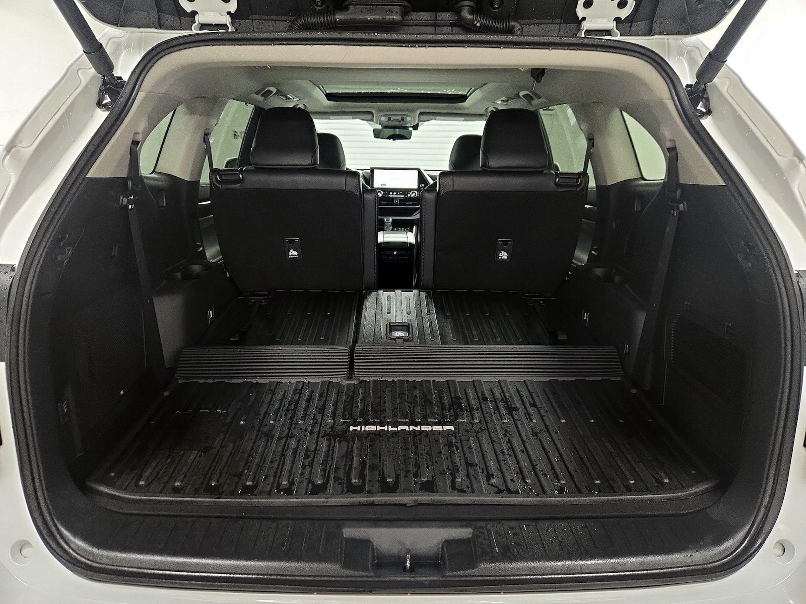 2026 Toyota Highlander Platinum - Photo 24
