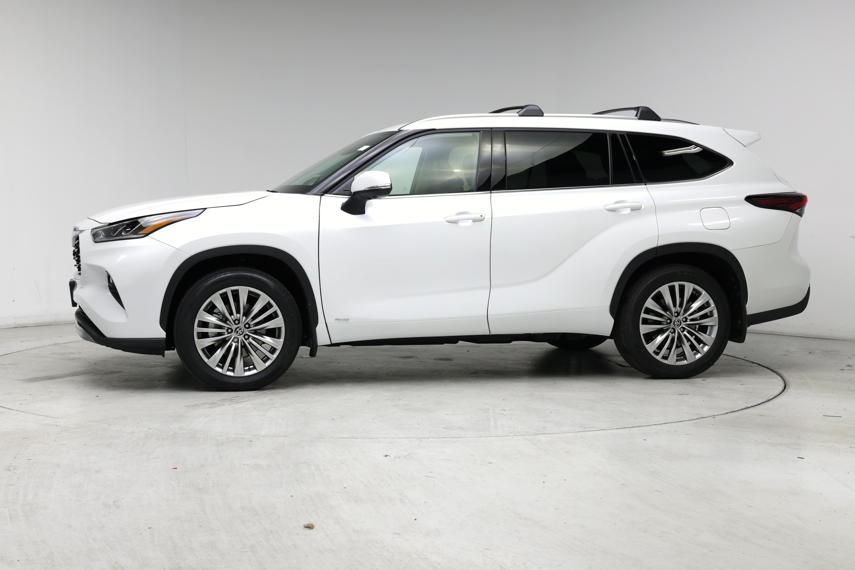 Thumbnail: 2026 Toyota Highlander - 3