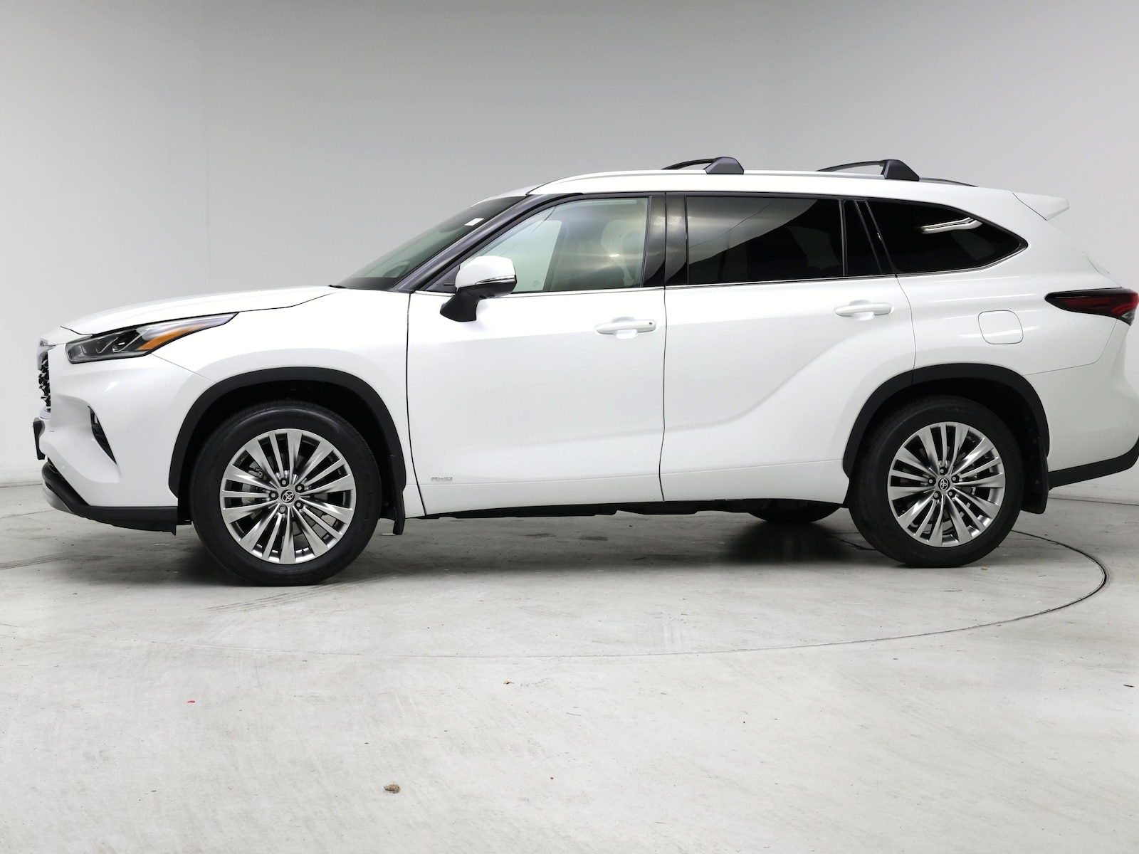 2026 Toyota Highlander Platinum - Photo 4