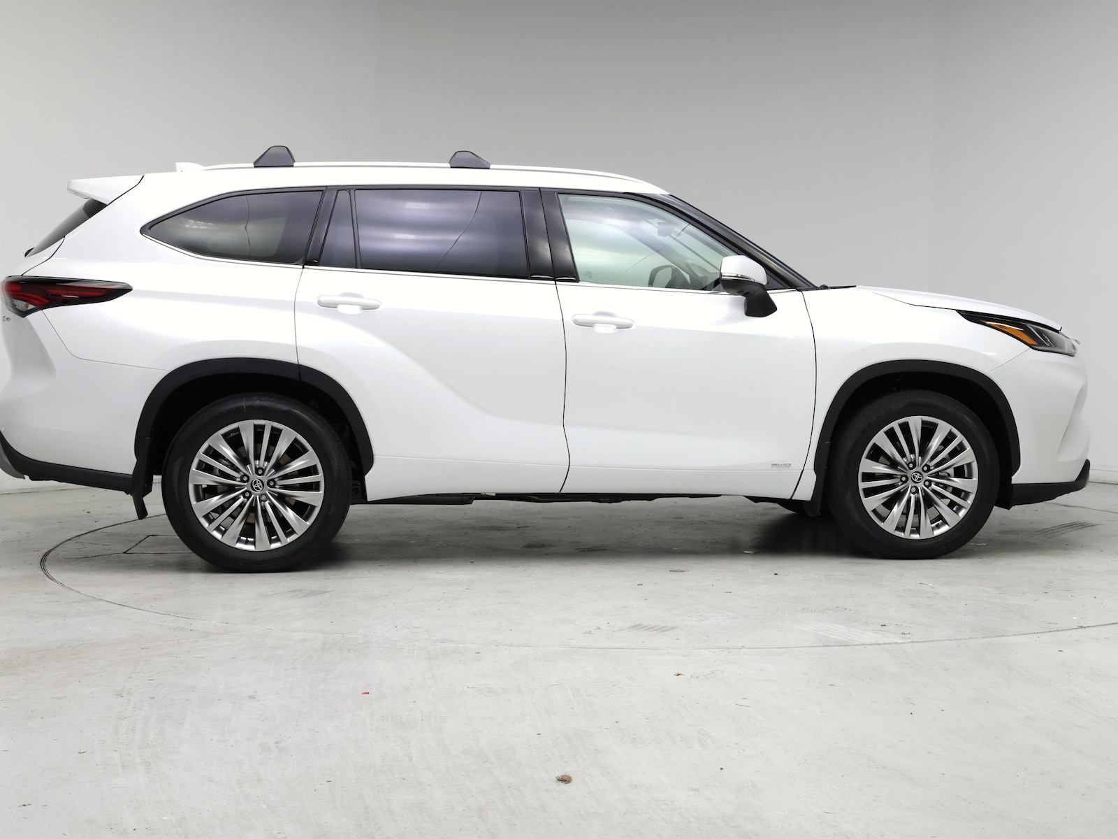 2026 Toyota Highlander Platinum - Photo 8