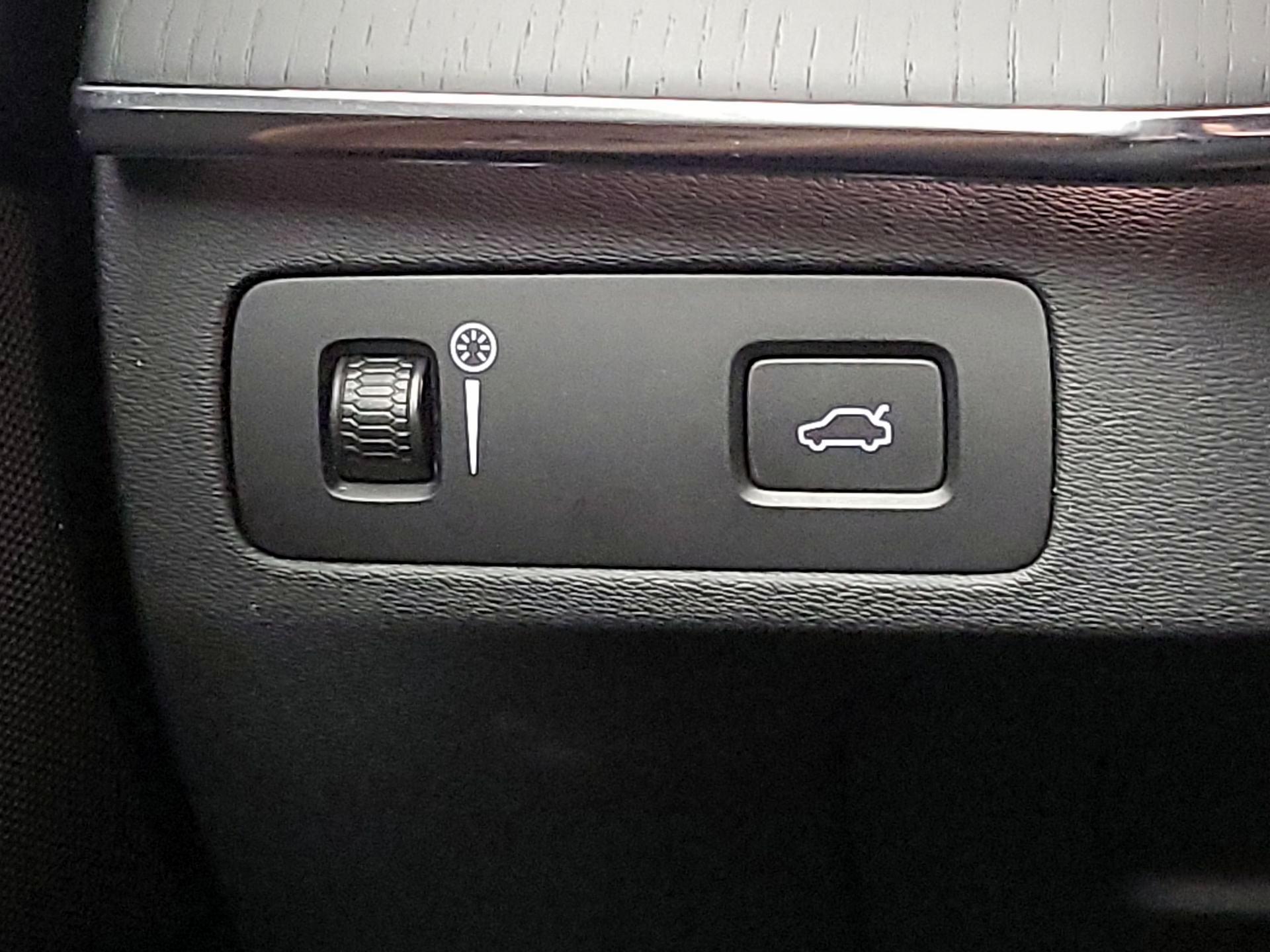 Thumbnail: 2021 Volvo XC90 - 13