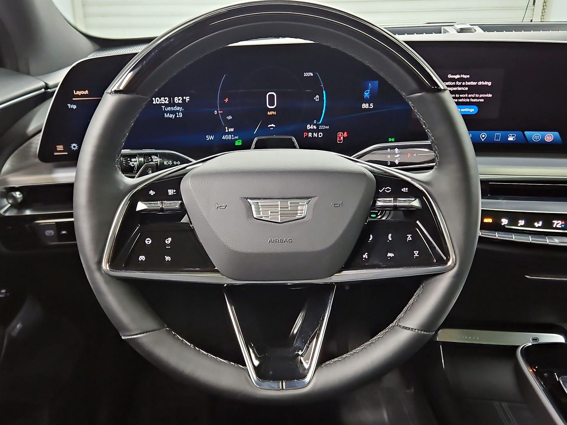 Thumbnail: 2025 Cadillac Lyriq - 10