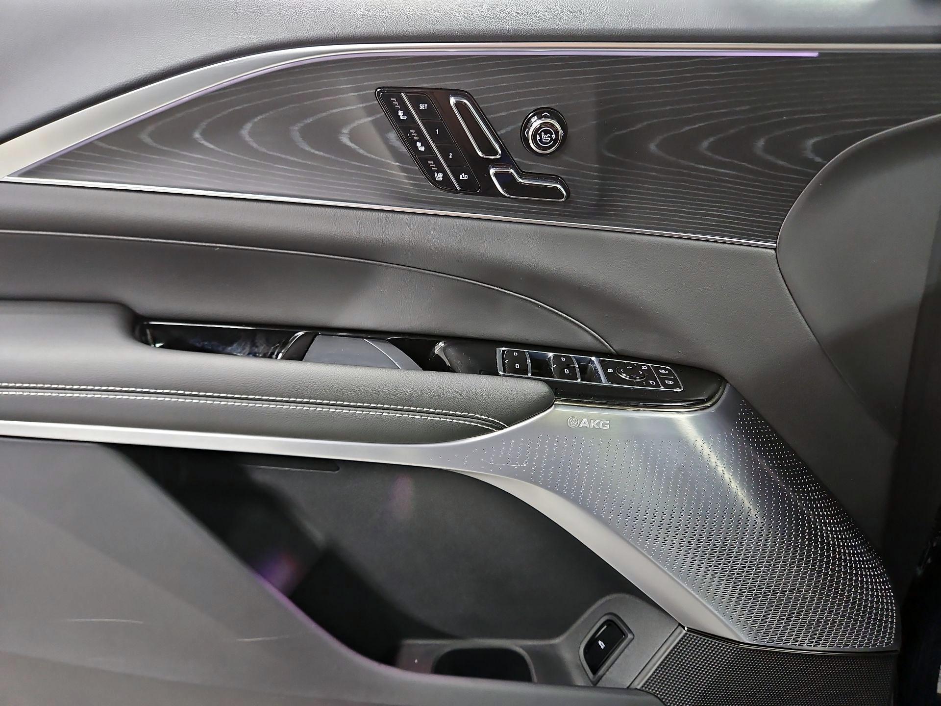 Thumbnail: 2025 Cadillac Lyriq - 12