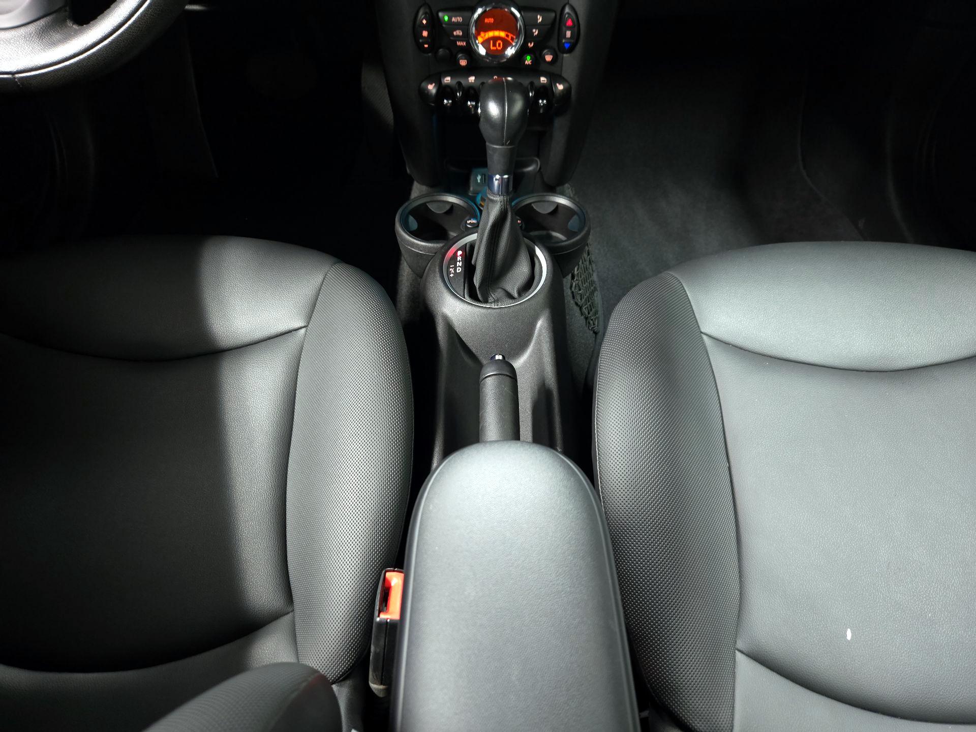 Thumbnail: 2015 MINI Cooper - 15