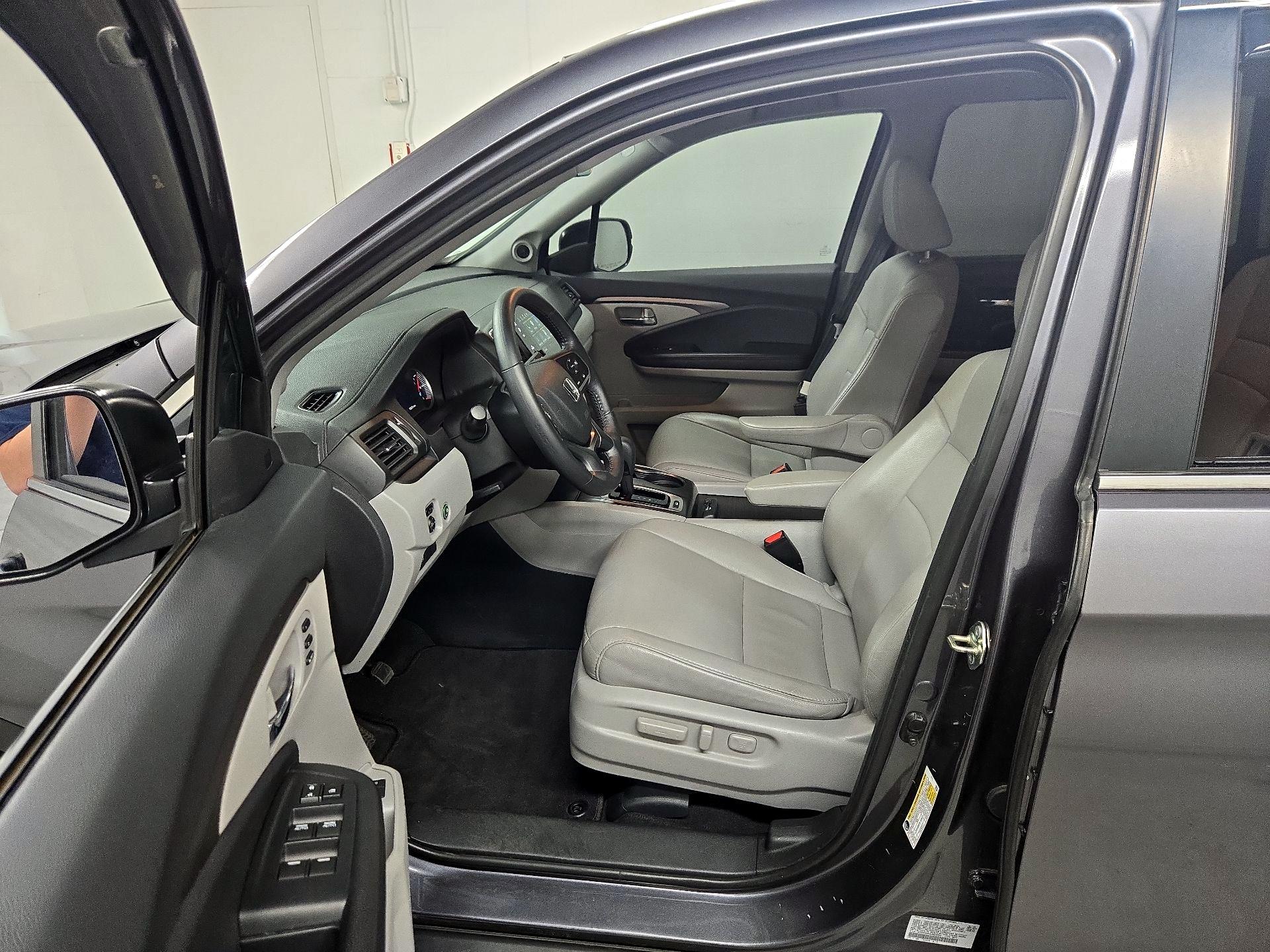 Thumbnail: 2020 Honda Pilot - 11