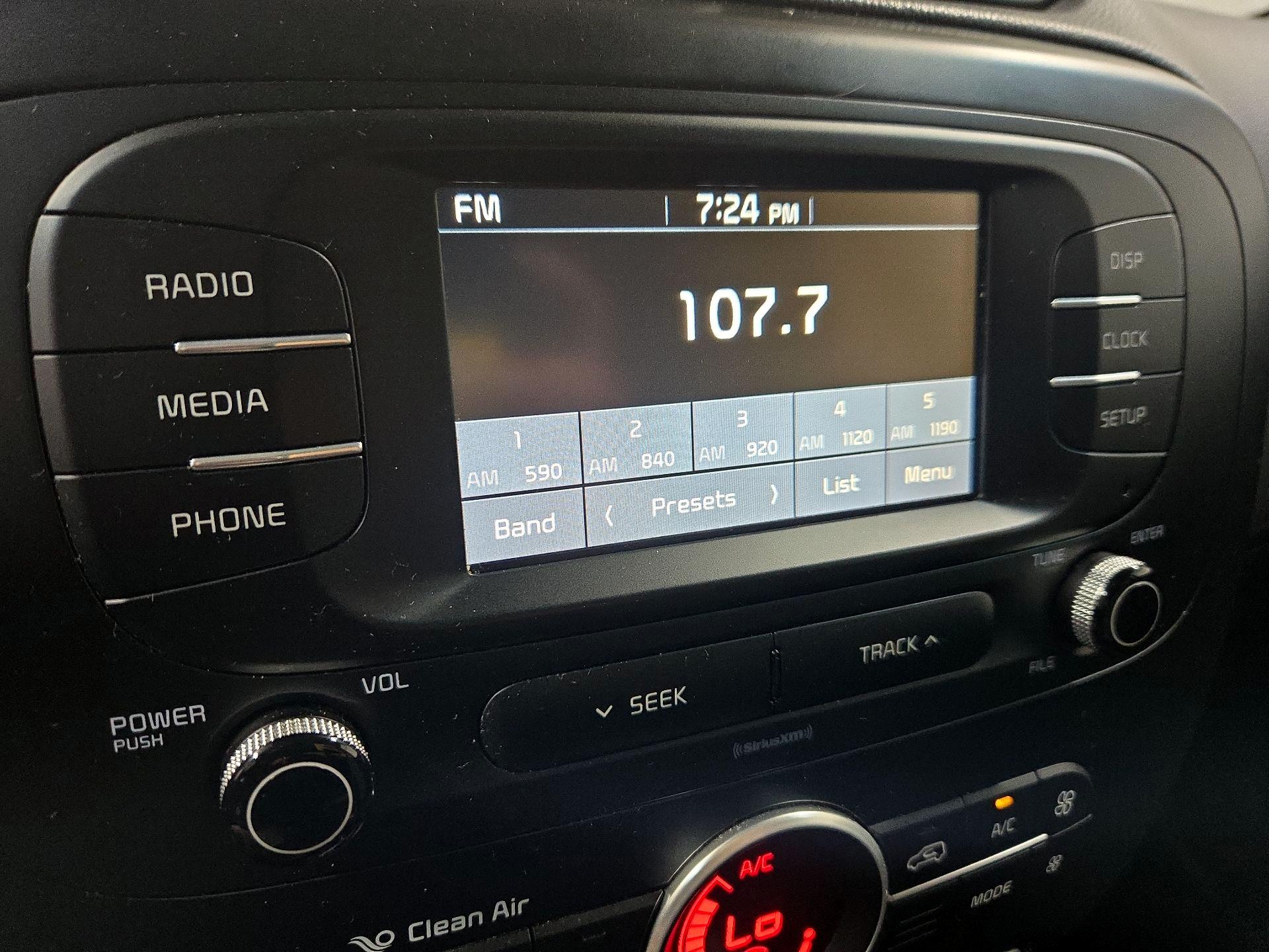 Thumbnail: 2017 Kia Soul - 15
