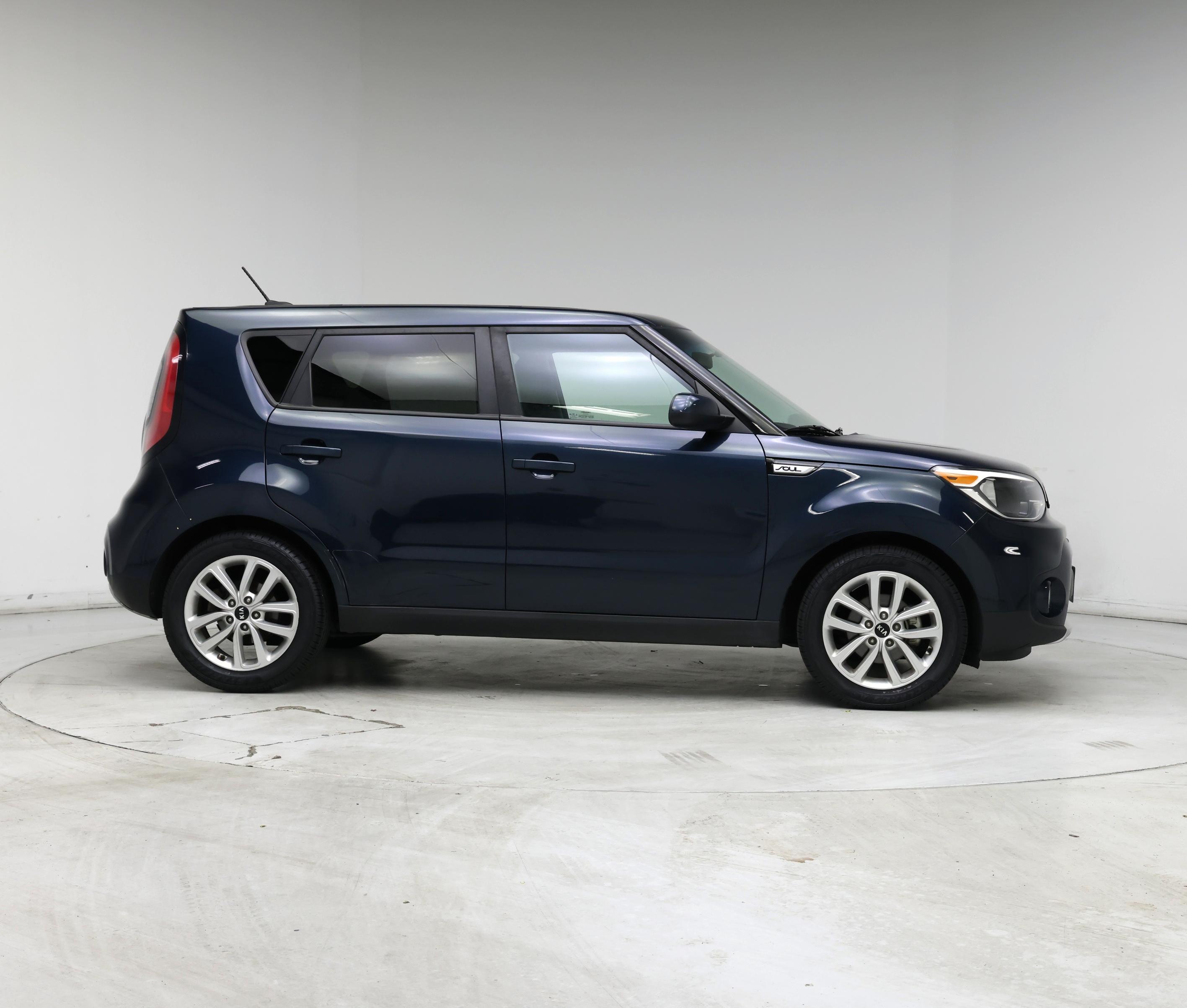Thumbnail: 2017 Kia Soul - 7