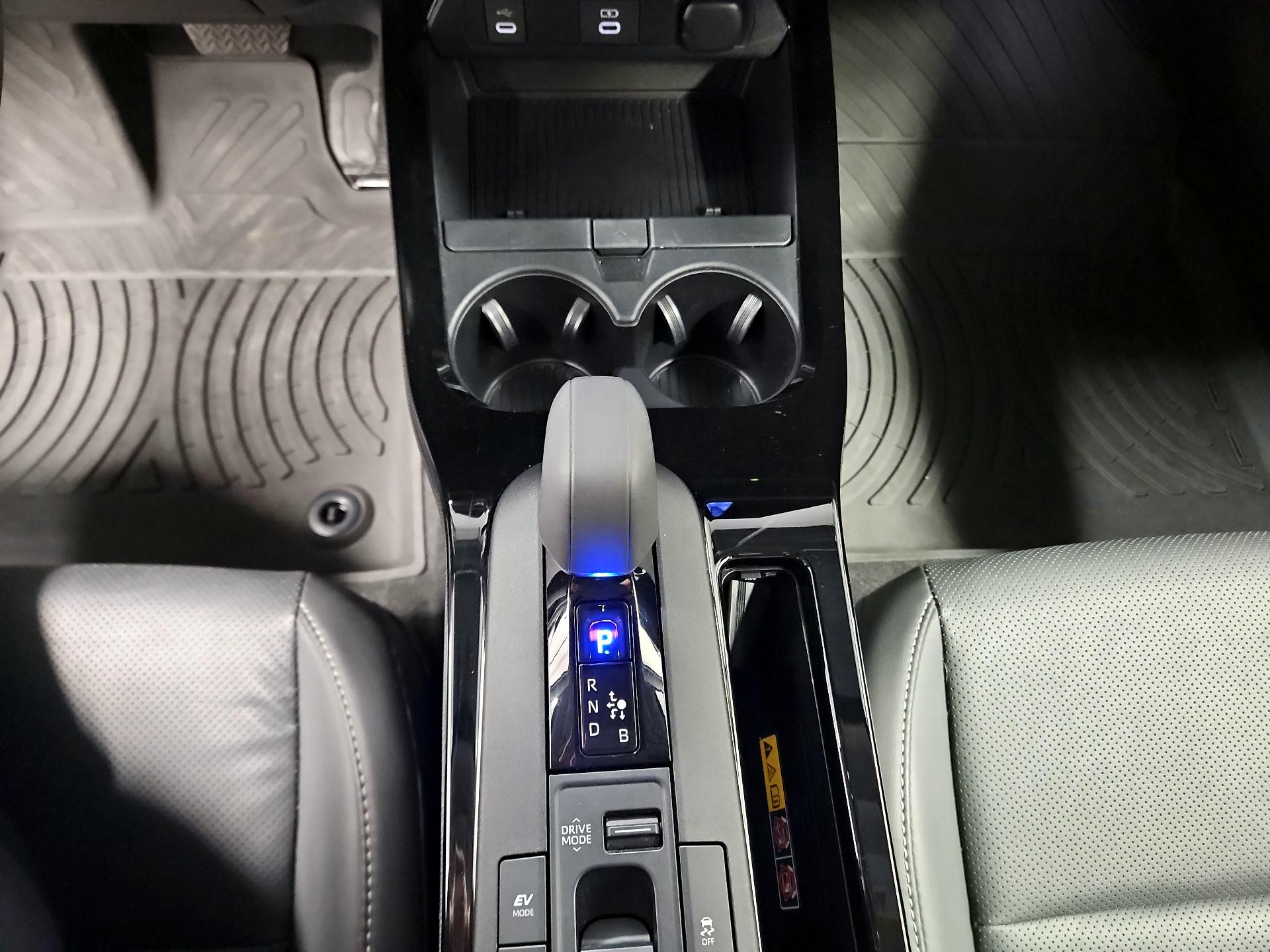 Thumbnail: 2024 Toyota Prius - 17