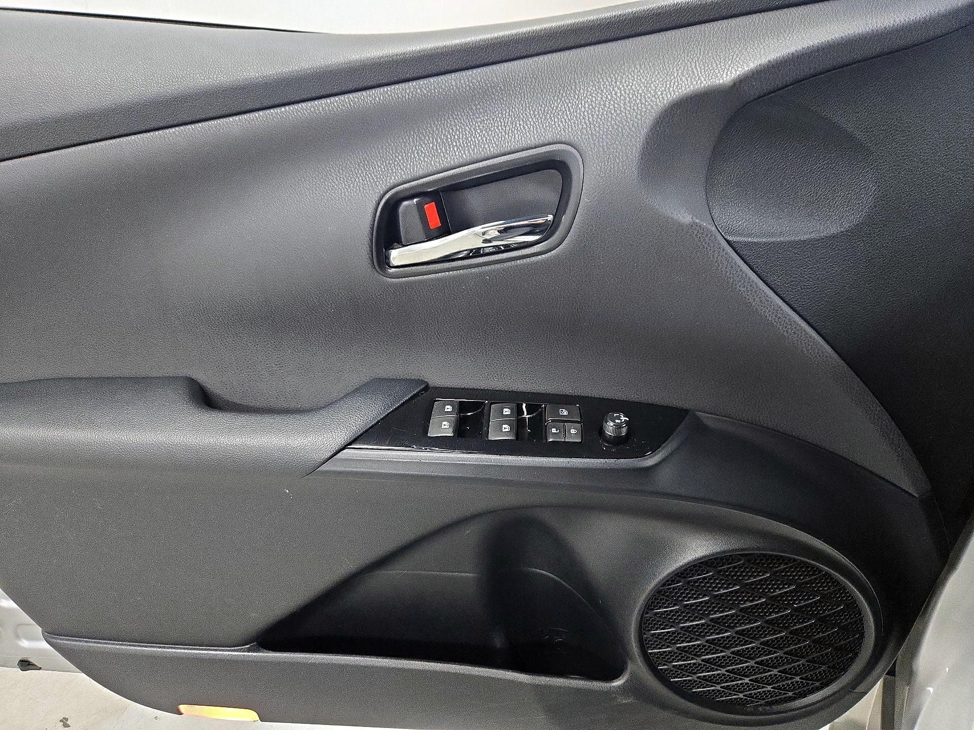 Thumbnail: 2016 Toyota Prius - 12