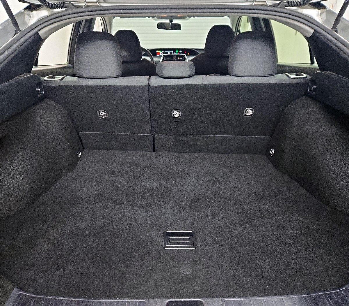 Trunk/Cargo (Seats Up)