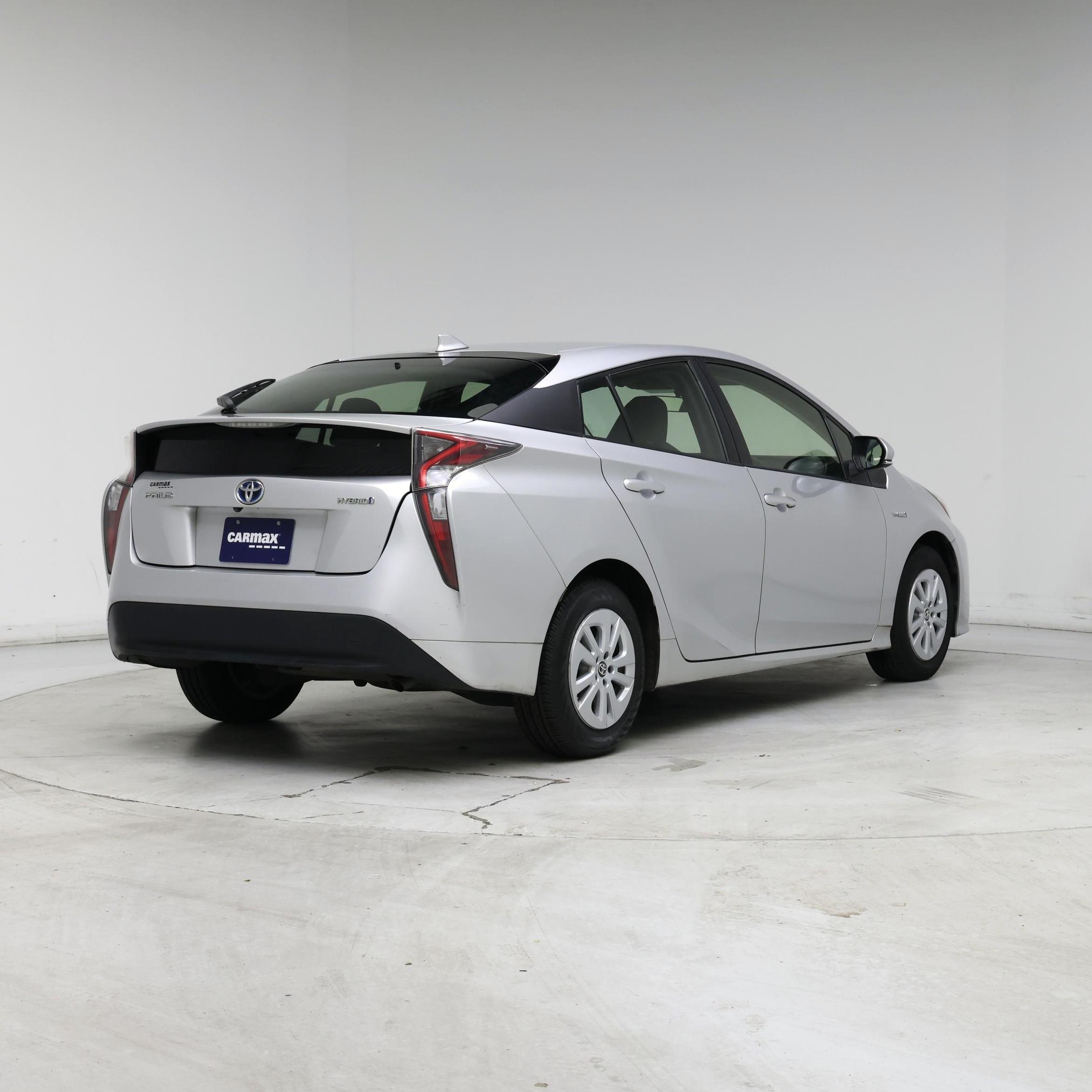 Thumbnail: 2016 Toyota Prius - 8