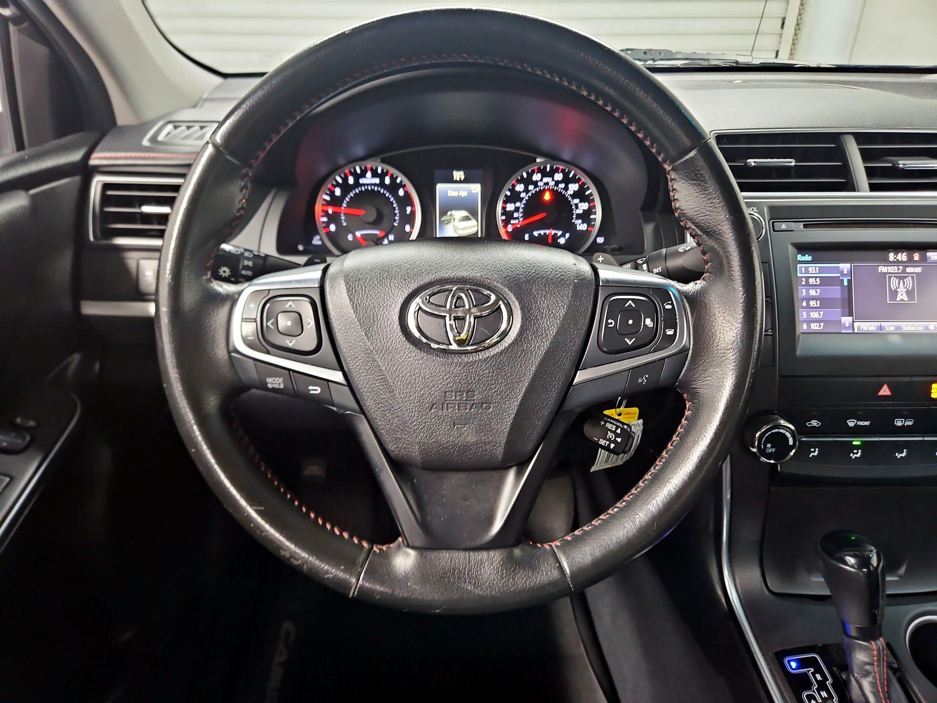 Thumbnail: 2016 Toyota Camry - 10