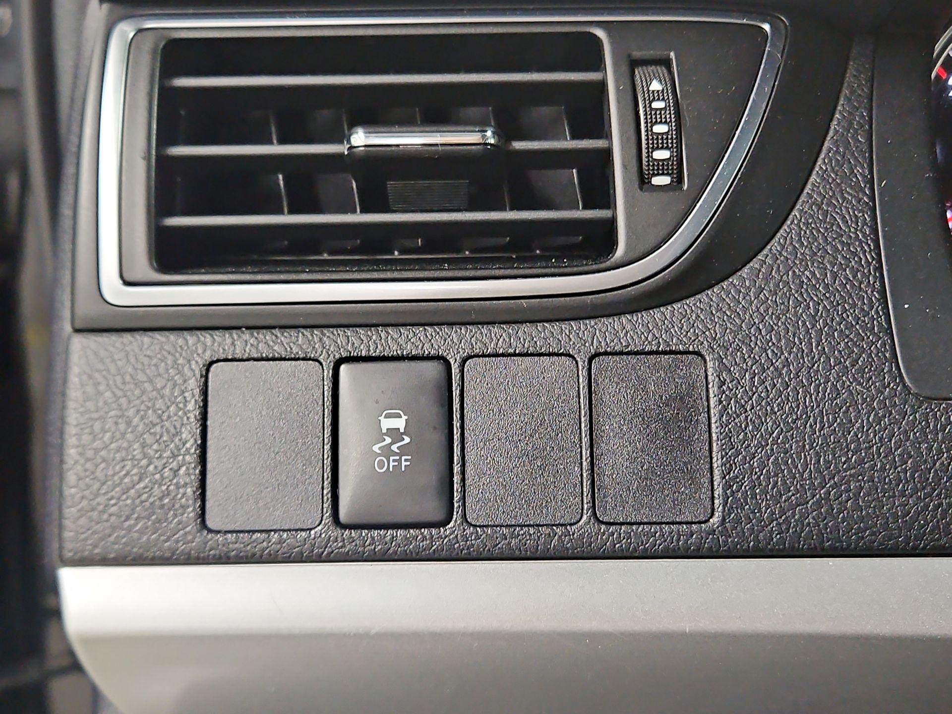 Thumbnail: 2016 Toyota Camry - 13