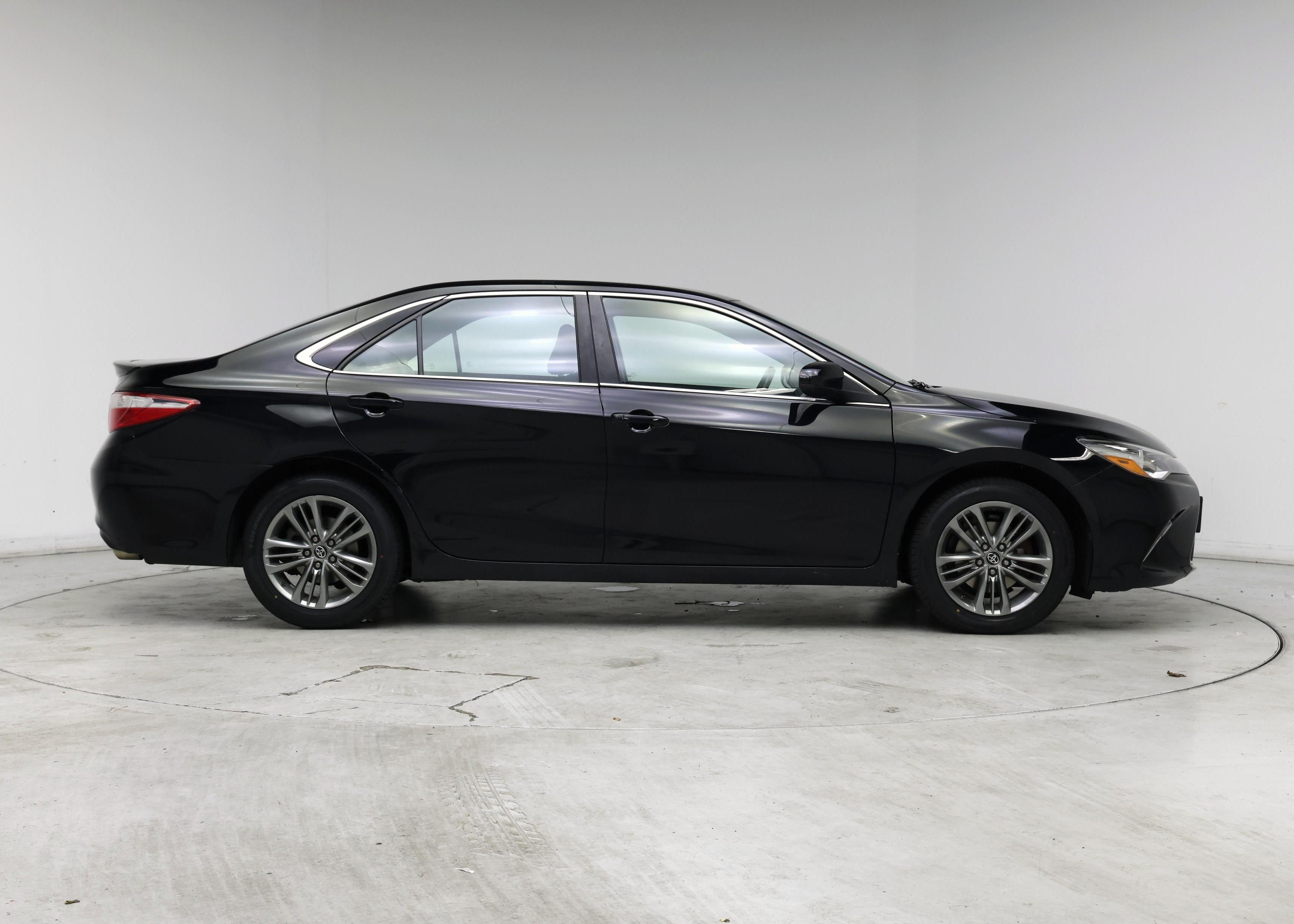 Thumbnail: 2016 Toyota Camry - 7