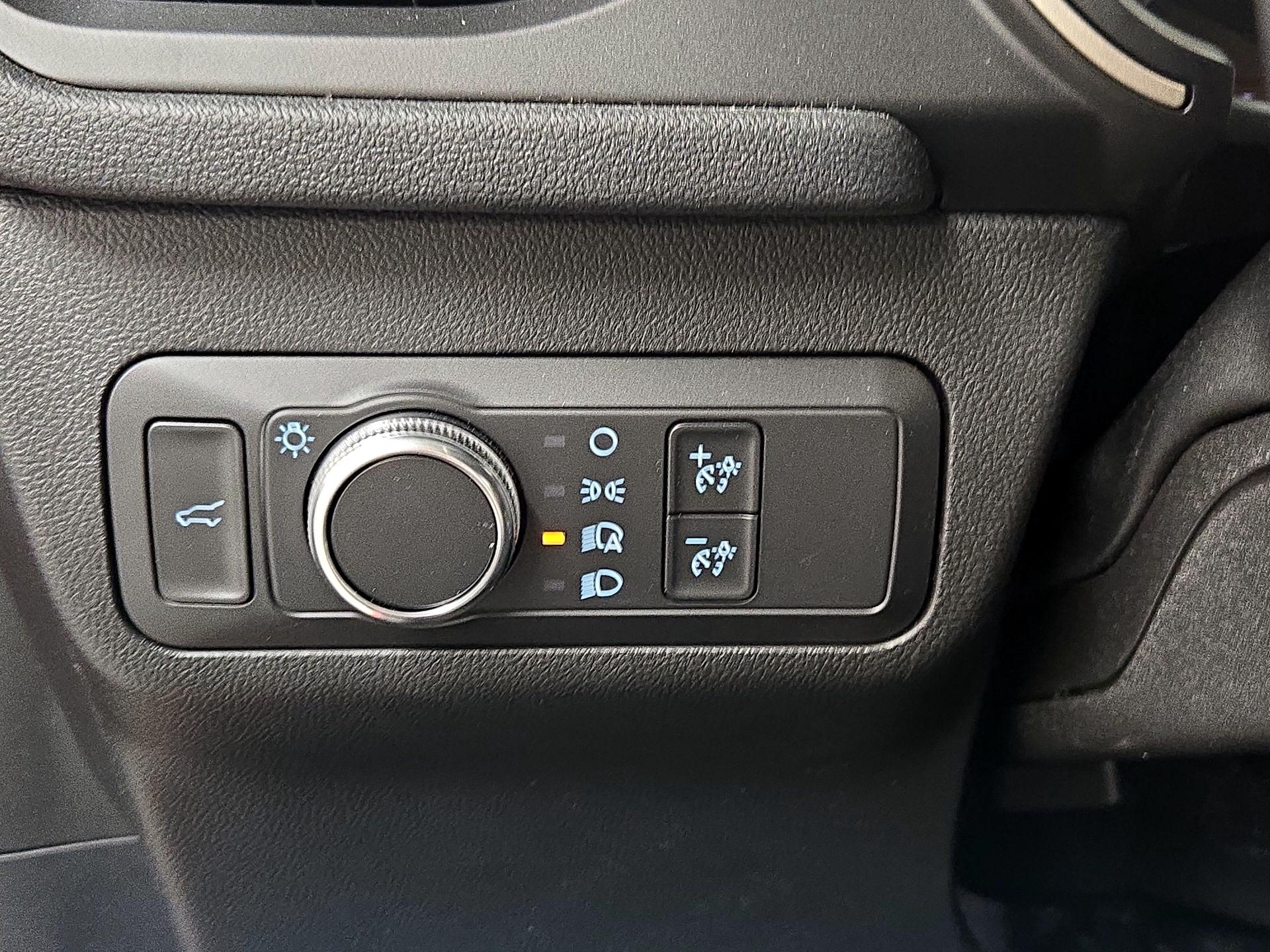 Thumbnail: 2021 Ford Escape - 13