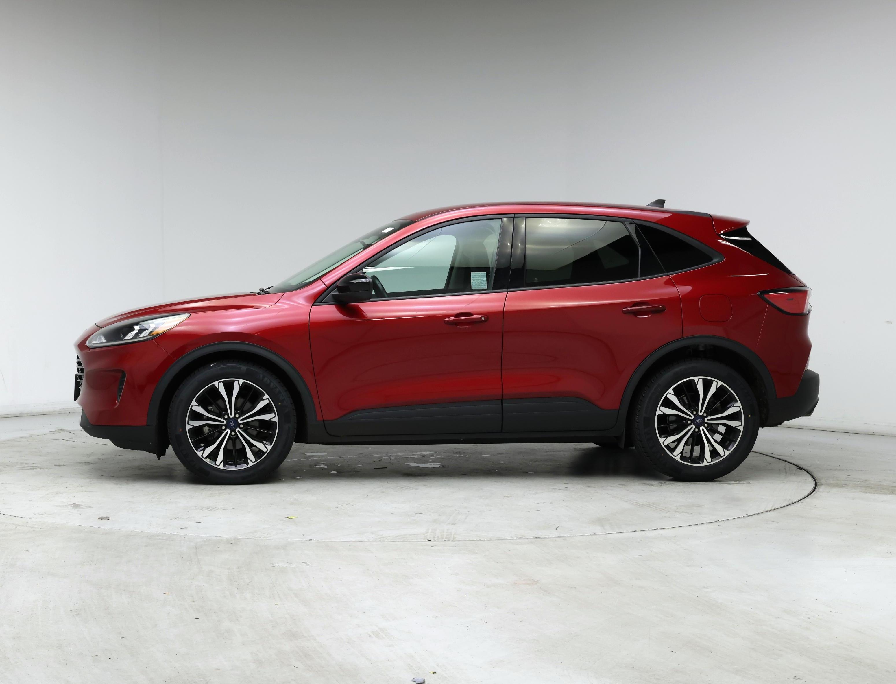 Thumbnail: 2021 Ford Escape - 3