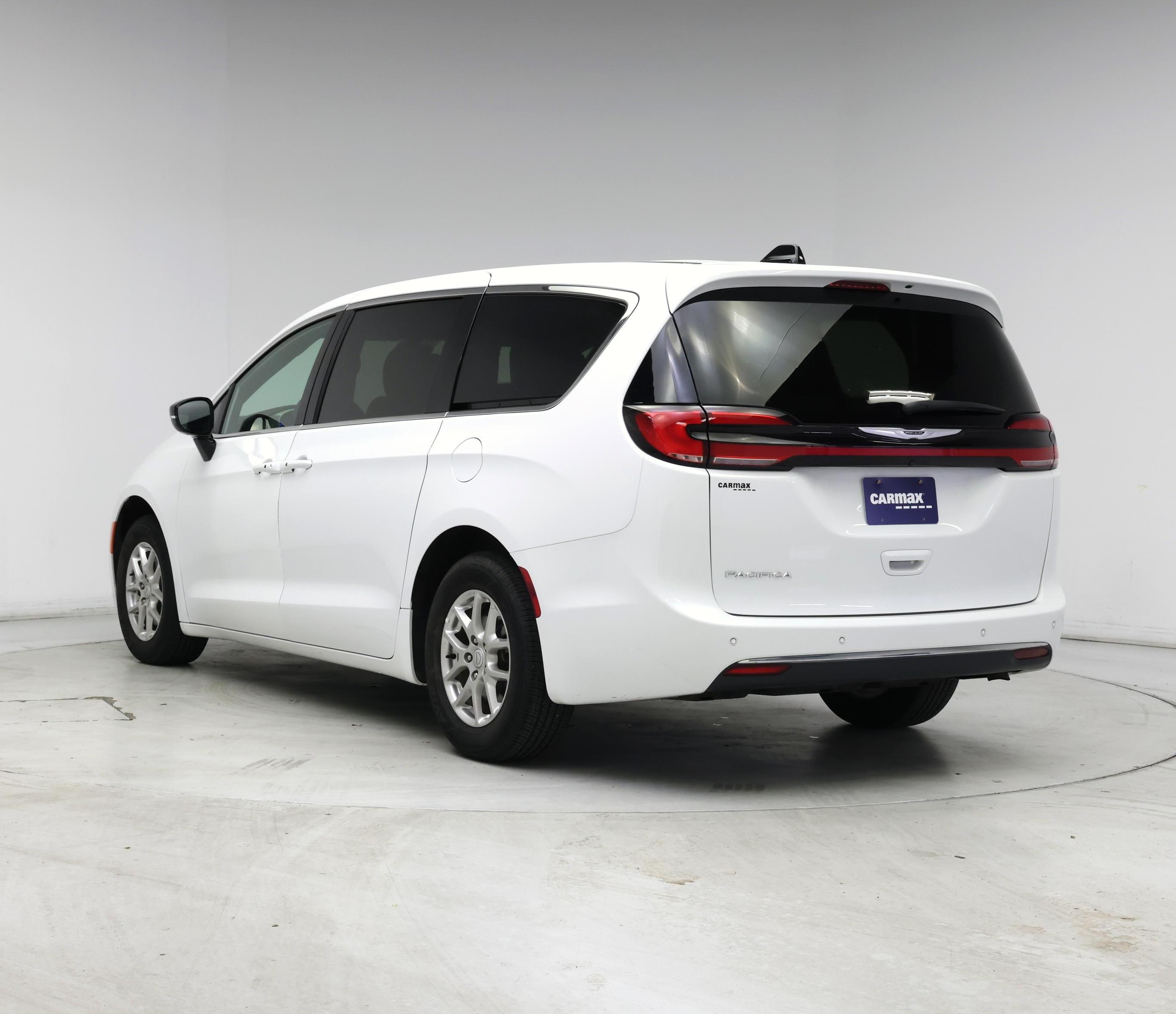 Thumbnail: 2025 Chrysler Pacifica - 2