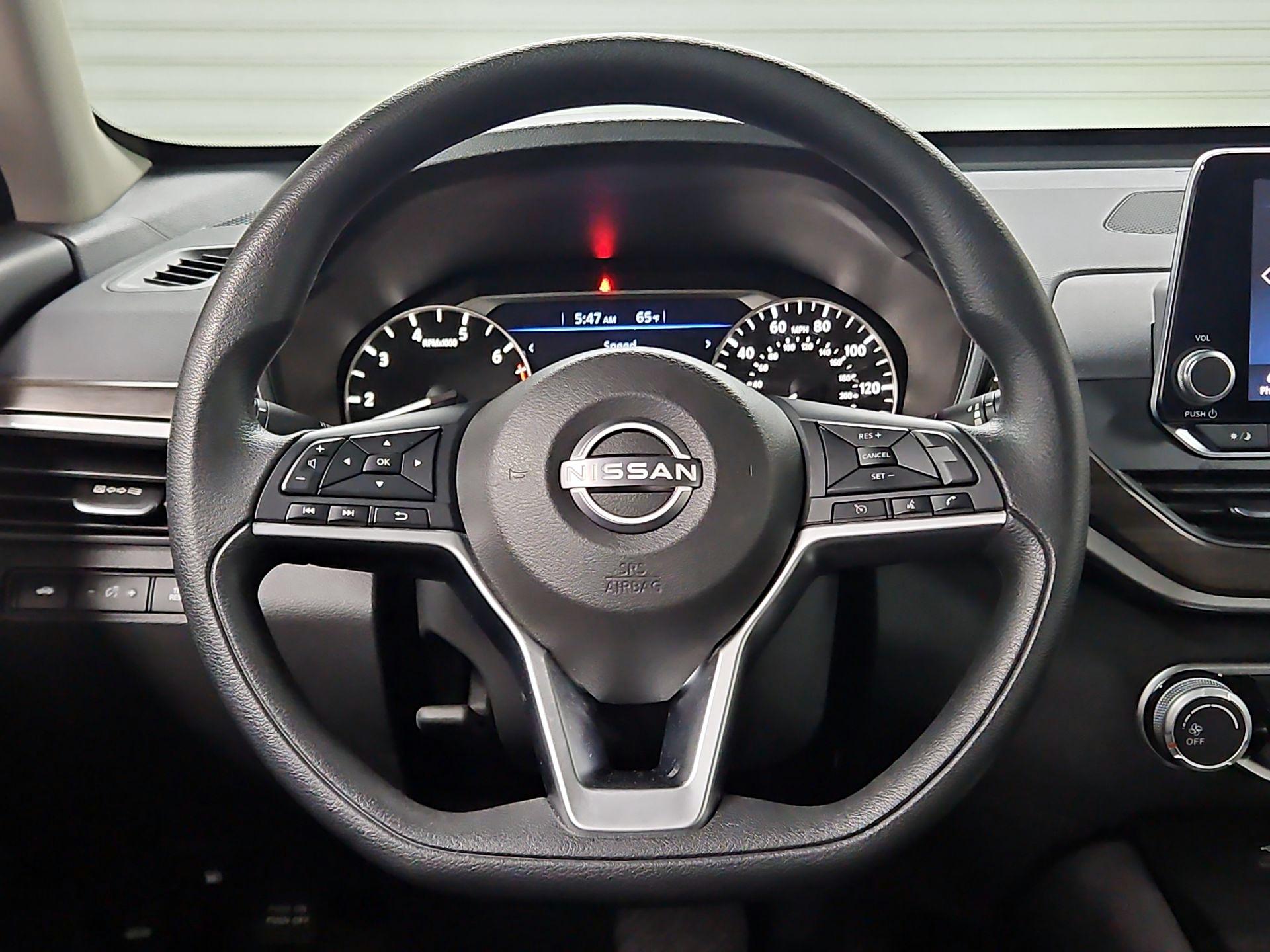 Thumbnail: 2024 Nissan Altima - 10