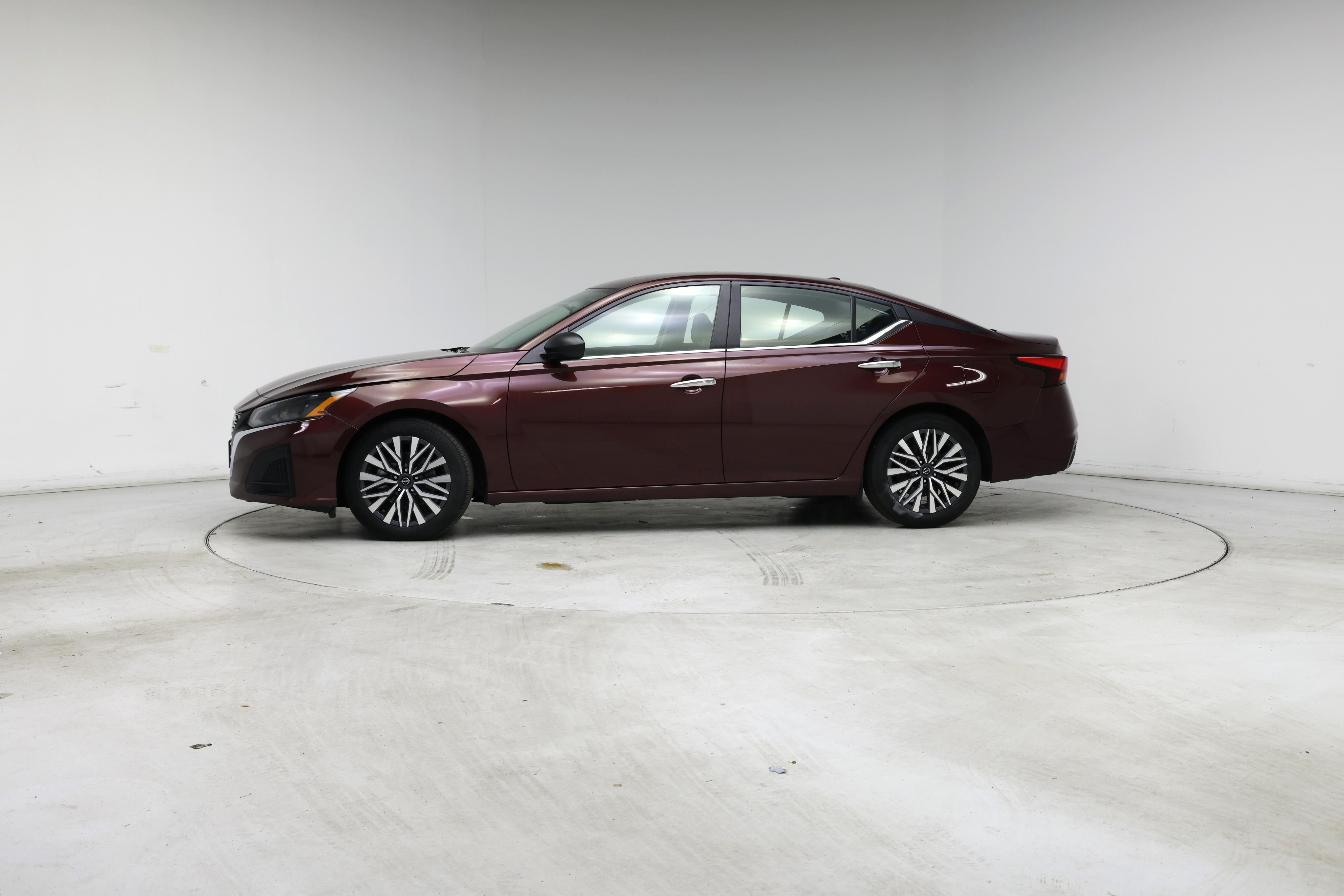 Thumbnail: 2024 Nissan Altima - 3