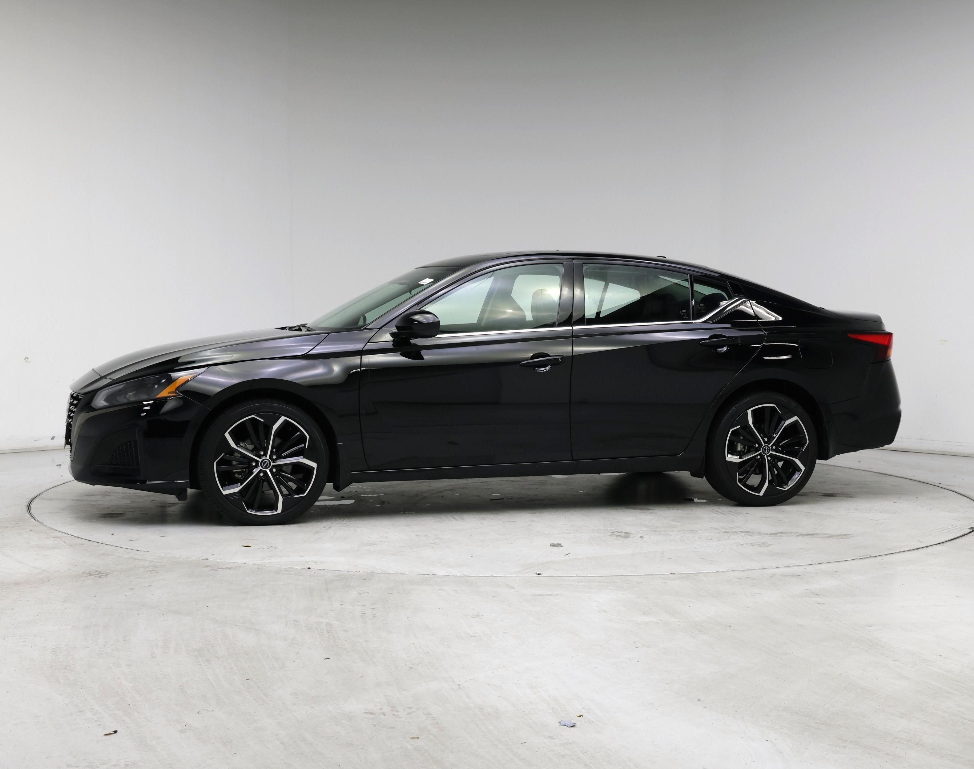 Thumbnail: 2023 Nissan Altima - 3