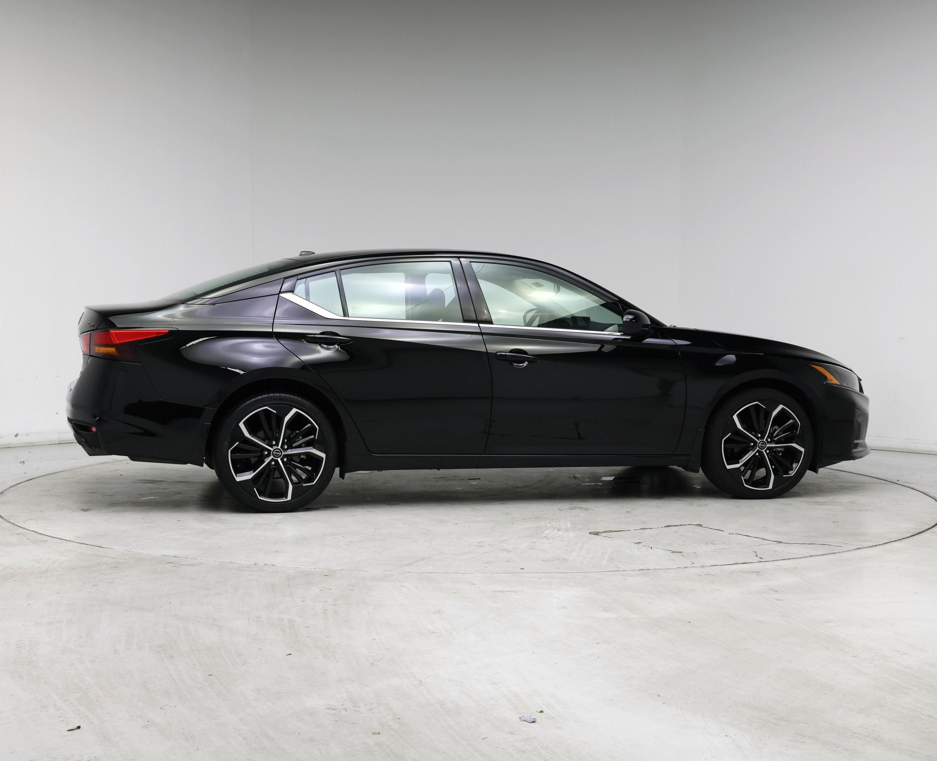 Thumbnail: 2023 Nissan Altima - 7