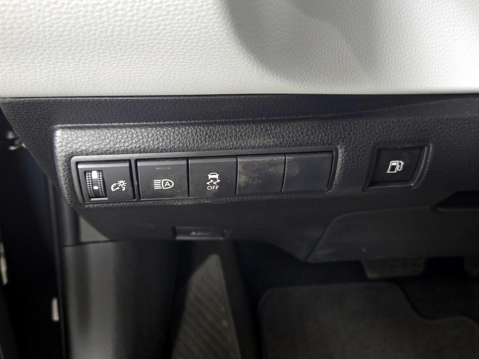 2024 Toyota Corolla SE - Photo 14