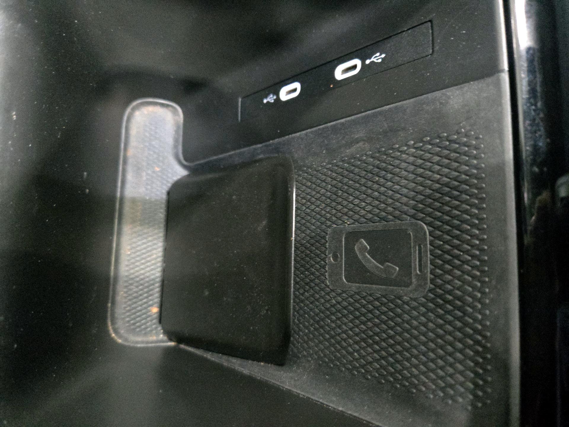 Thumbnail: 2023 Volkswagen ID.4 - 19