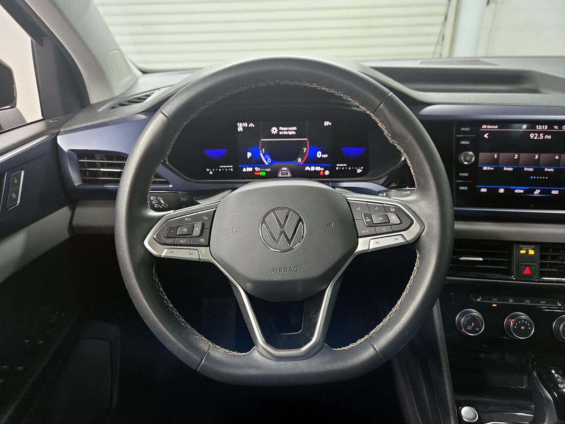 Thumbnail: 2023 Volkswagen Taos - 10