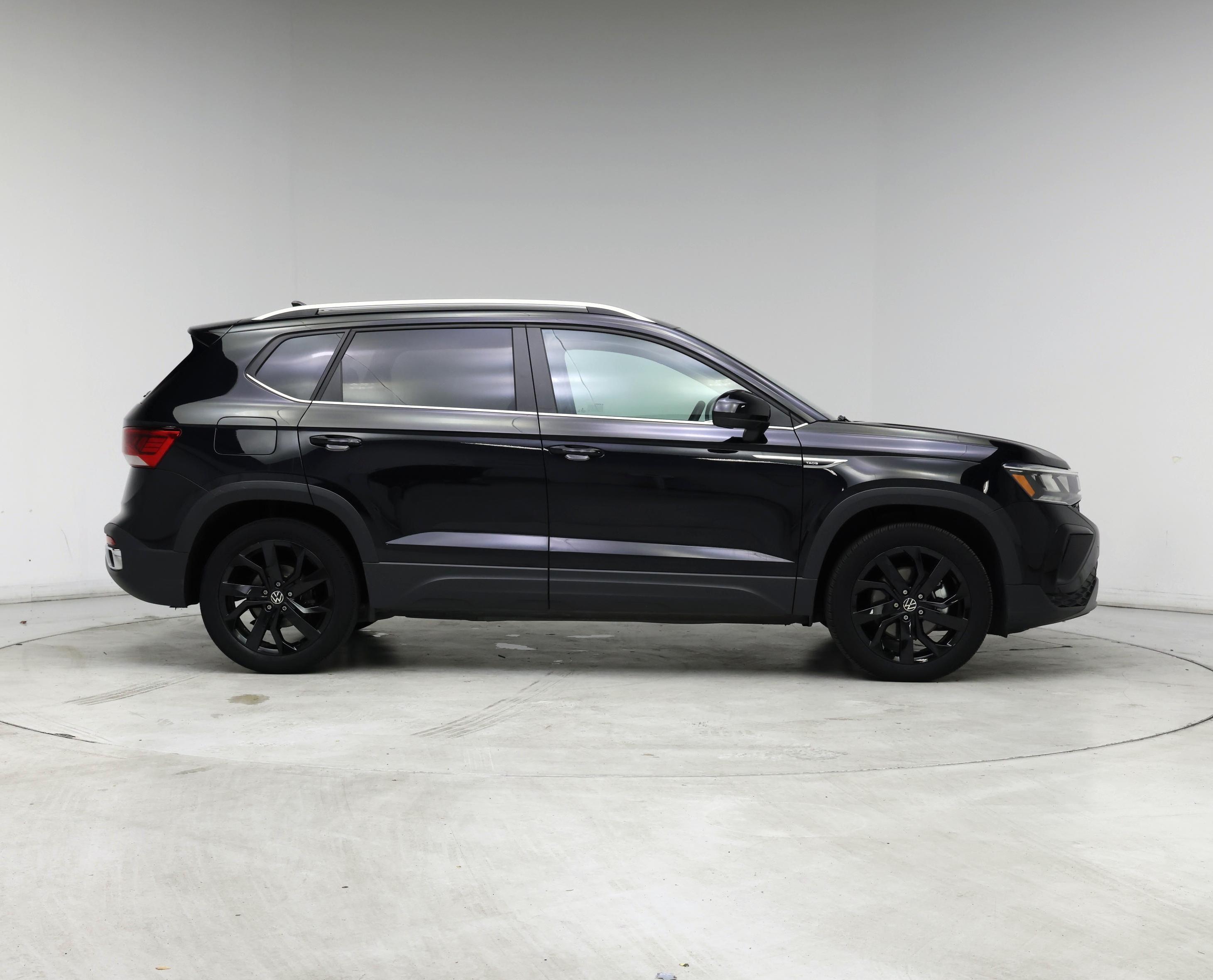 Thumbnail: 2023 Volkswagen Taos - 7