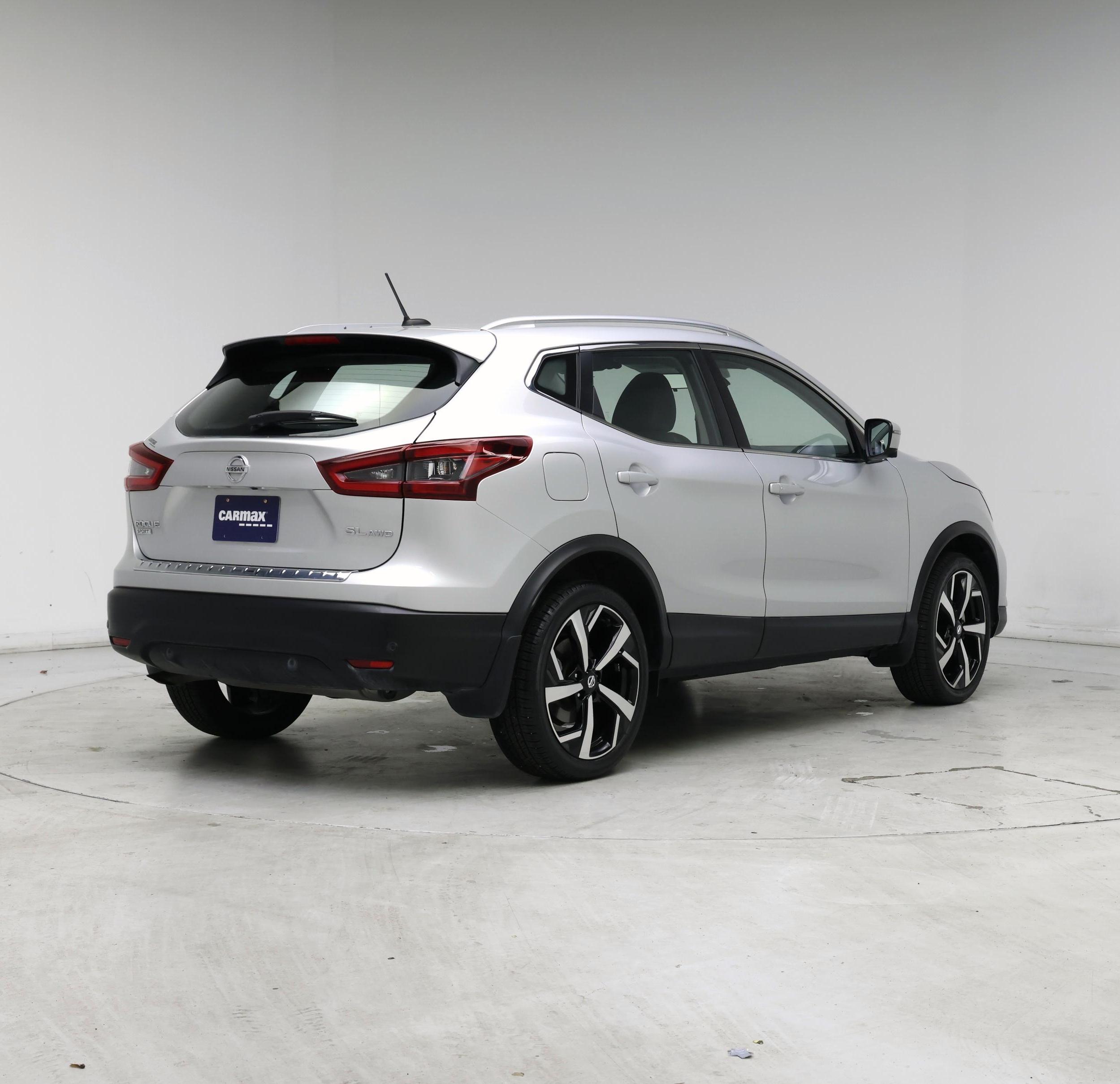 Thumbnail: 2022 Nissan Rogue Sport - 8