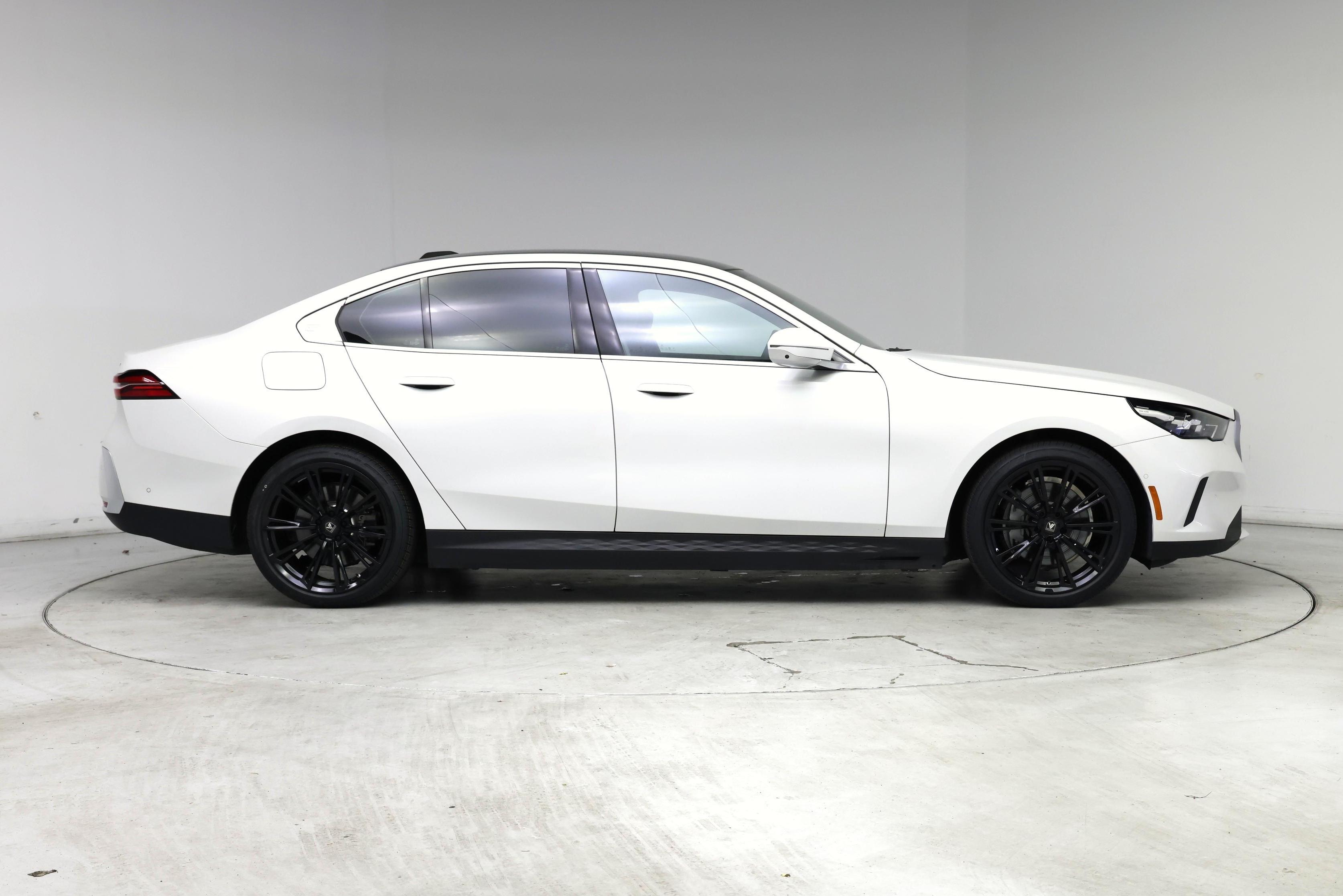 Thumbnail: 2024 BMW i5 - 7