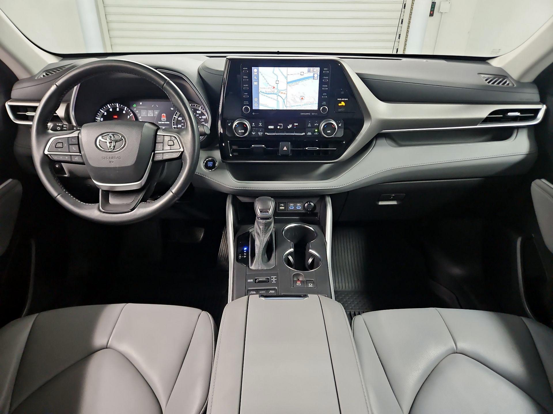Thumbnail: 2022 Toyota Highlander - 9
