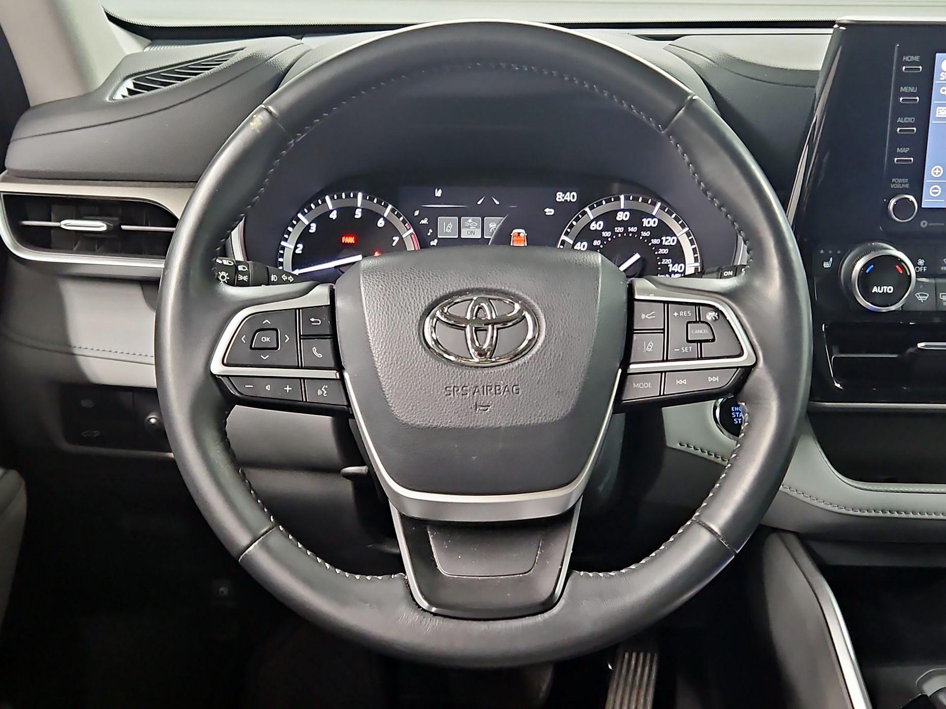 Thumbnail: 2022 Toyota Highlander - 10