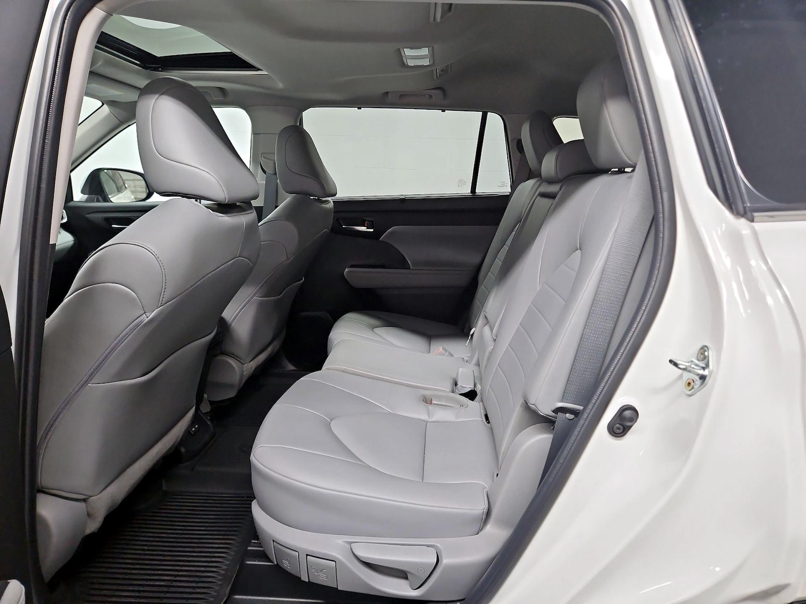 2022 Toyota Highlander XLE - Photo 22