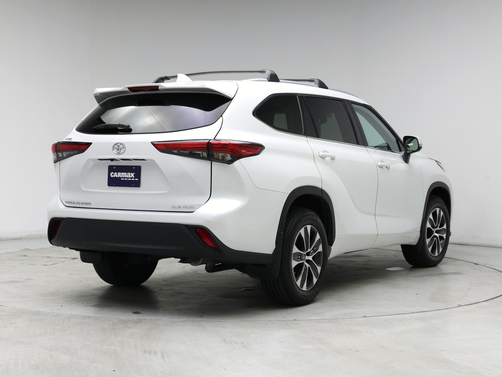 2022 Toyota Highlander XLE - Photo 9