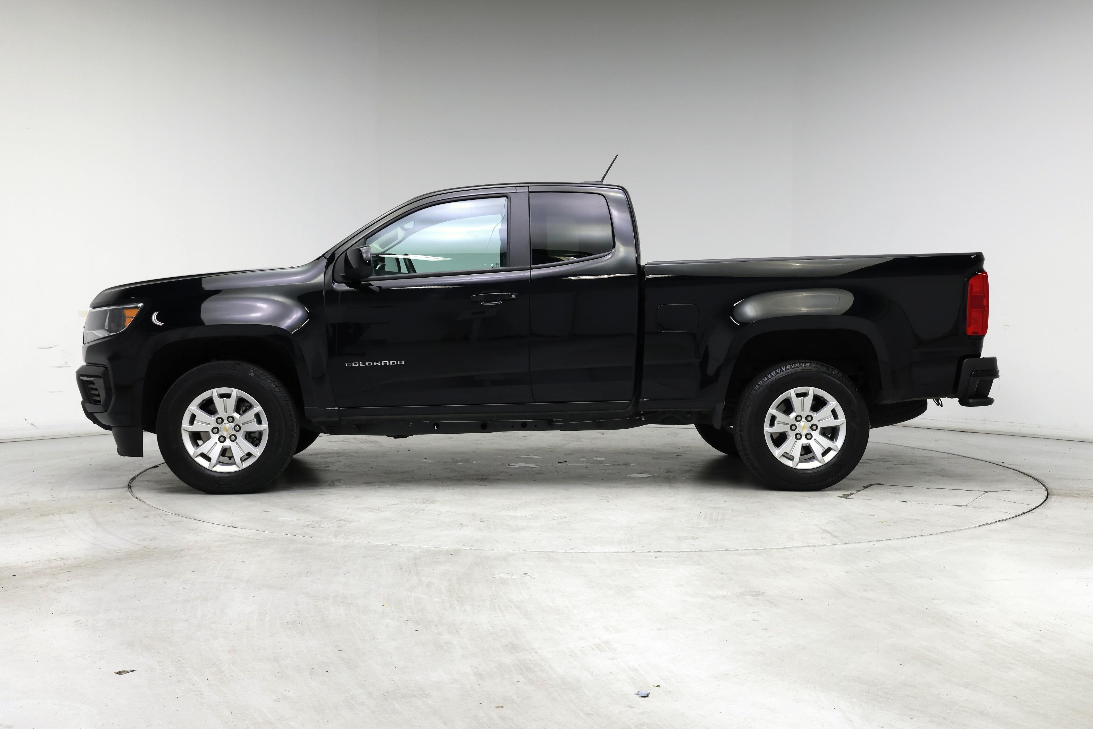 Thumbnail: 2022 Chevrolet Colorado - 3