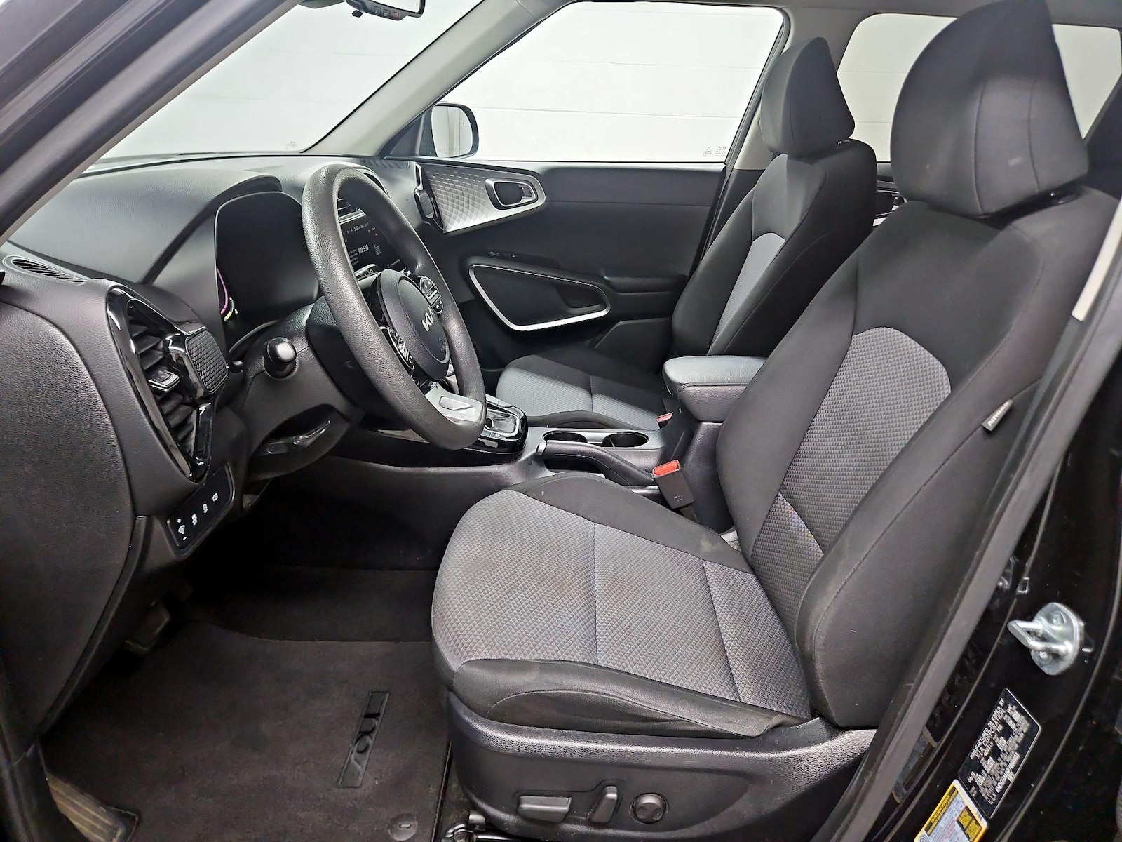 2023 Kia Soul S - Photo 12