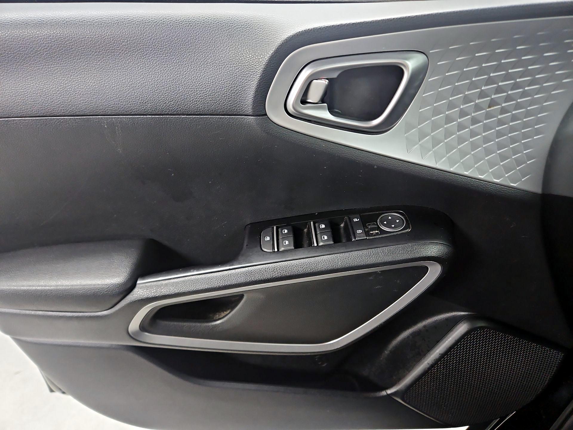 Thumbnail: 2023 Kia Soul - 12