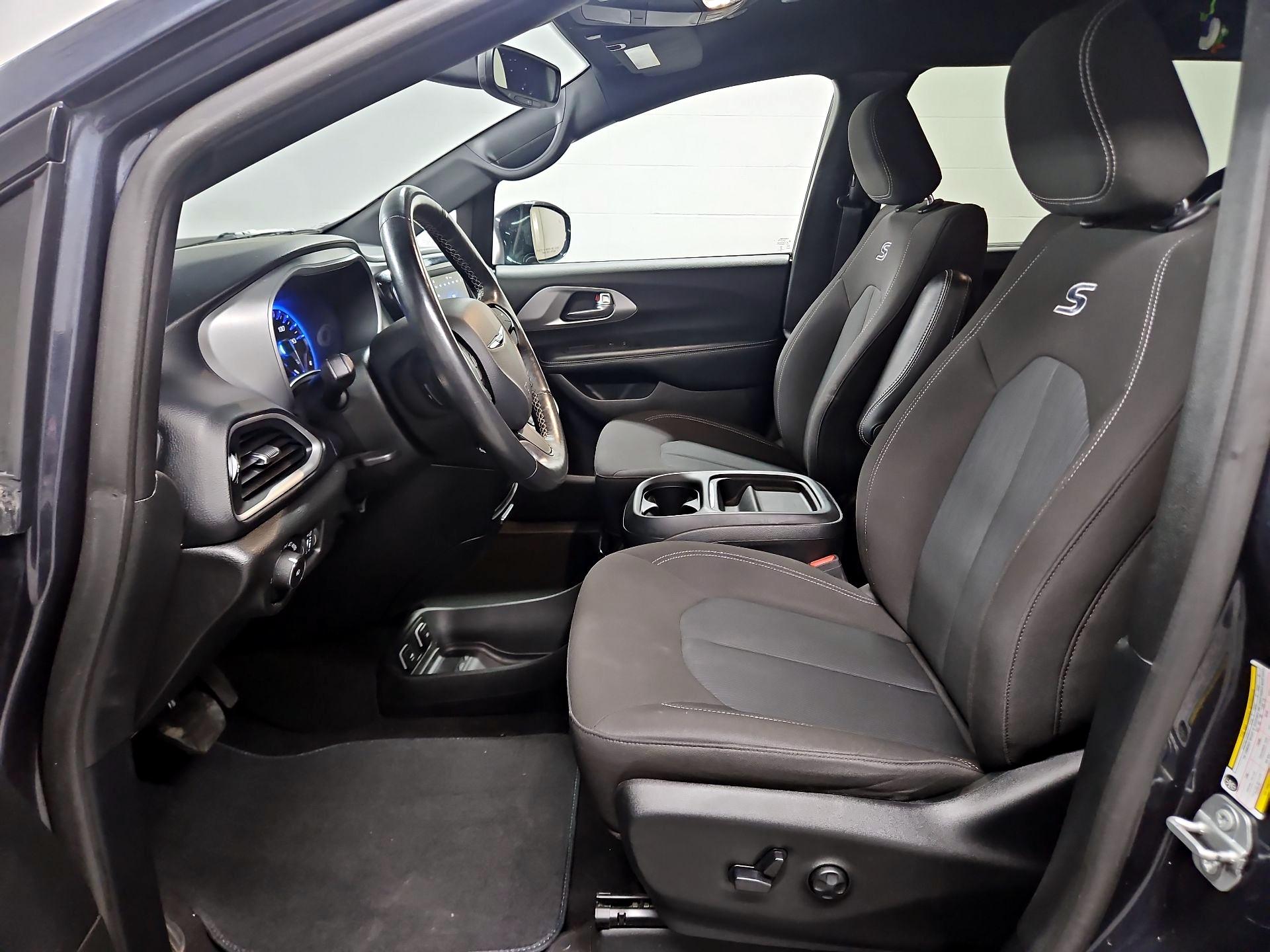 Thumbnail: 2020 Chrysler Pacifica - 11